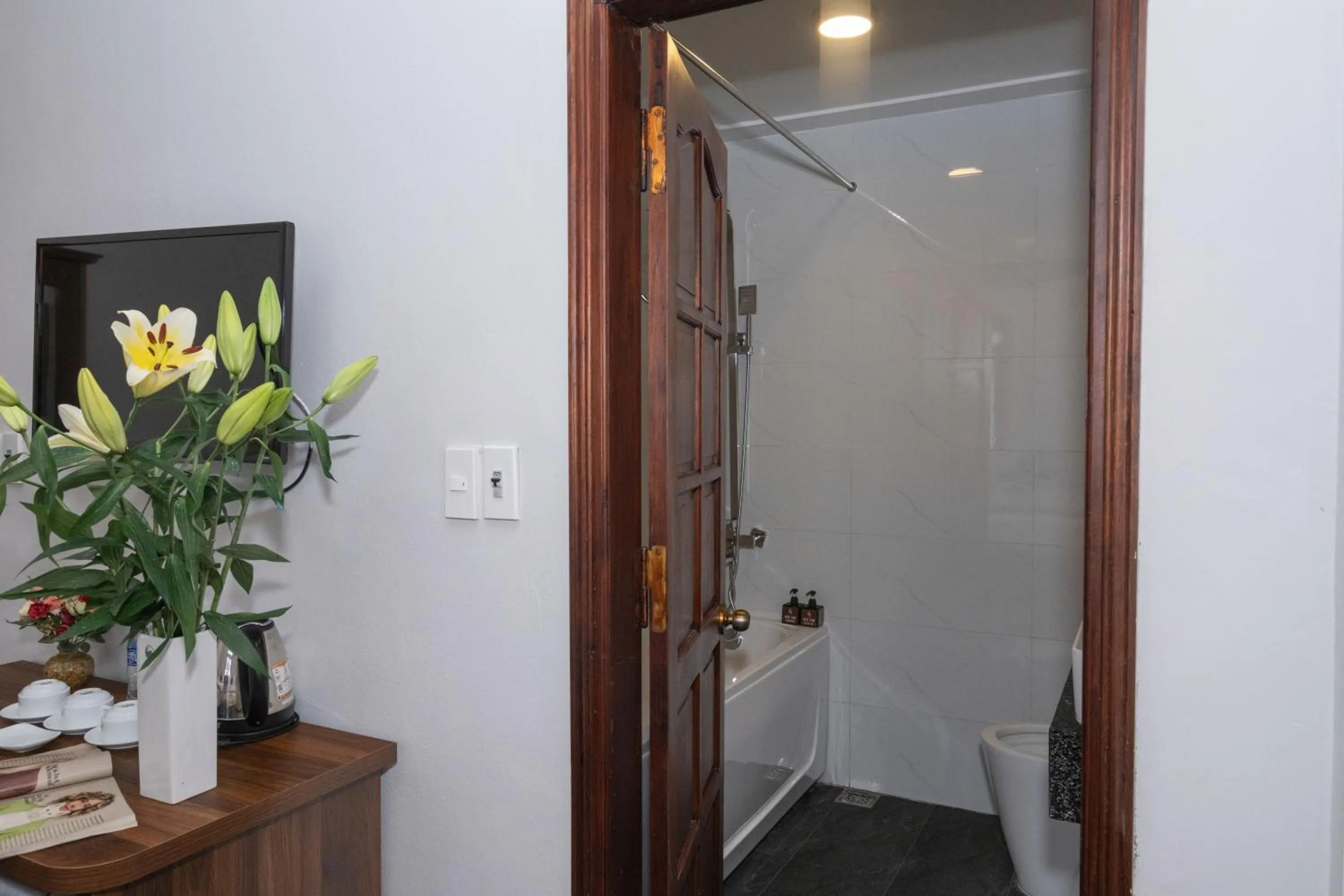 Bathroom in Jade Hotel