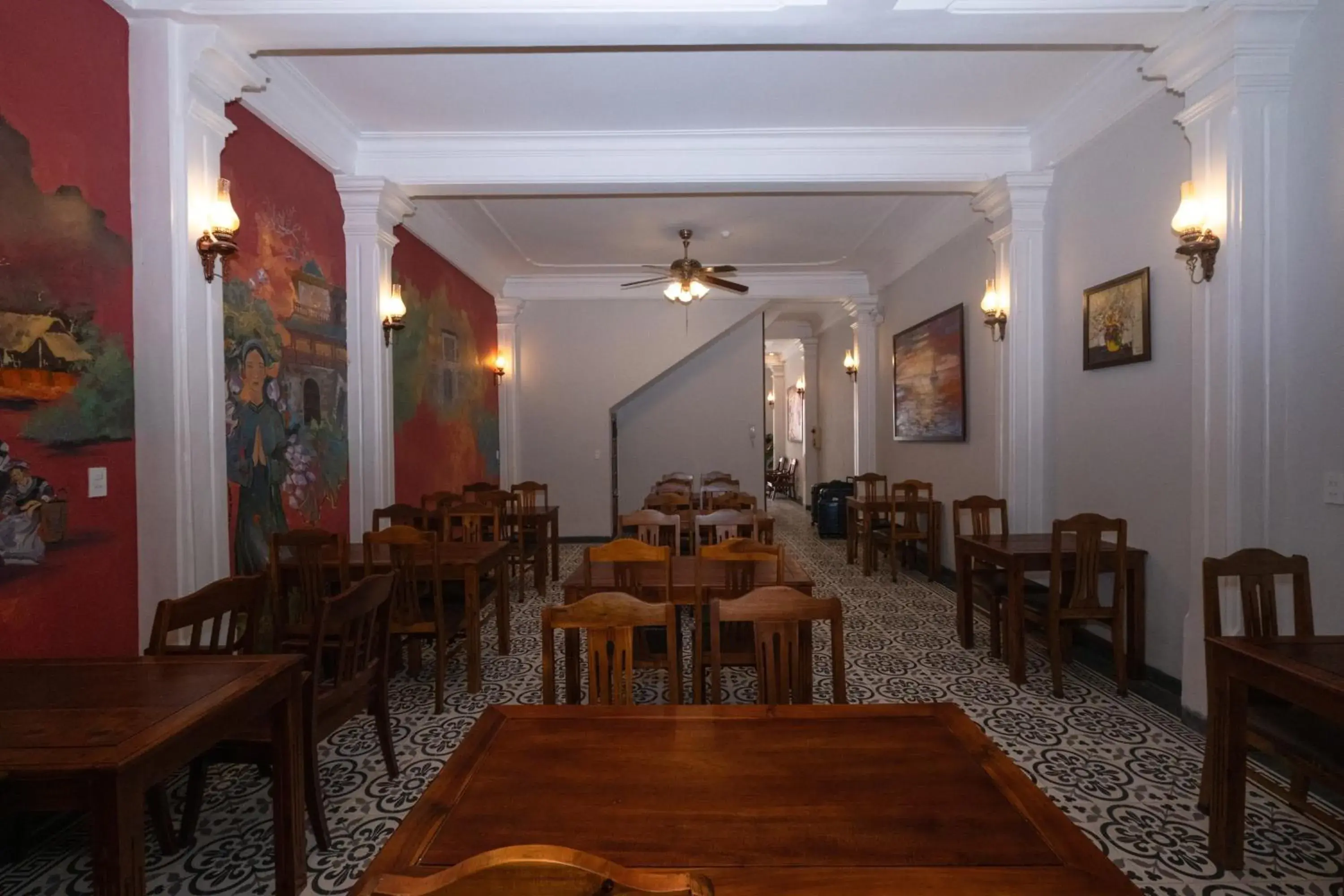 Restaurant/places to eat in Jade Hotel Restaurant/places to eat in Jade Hotel