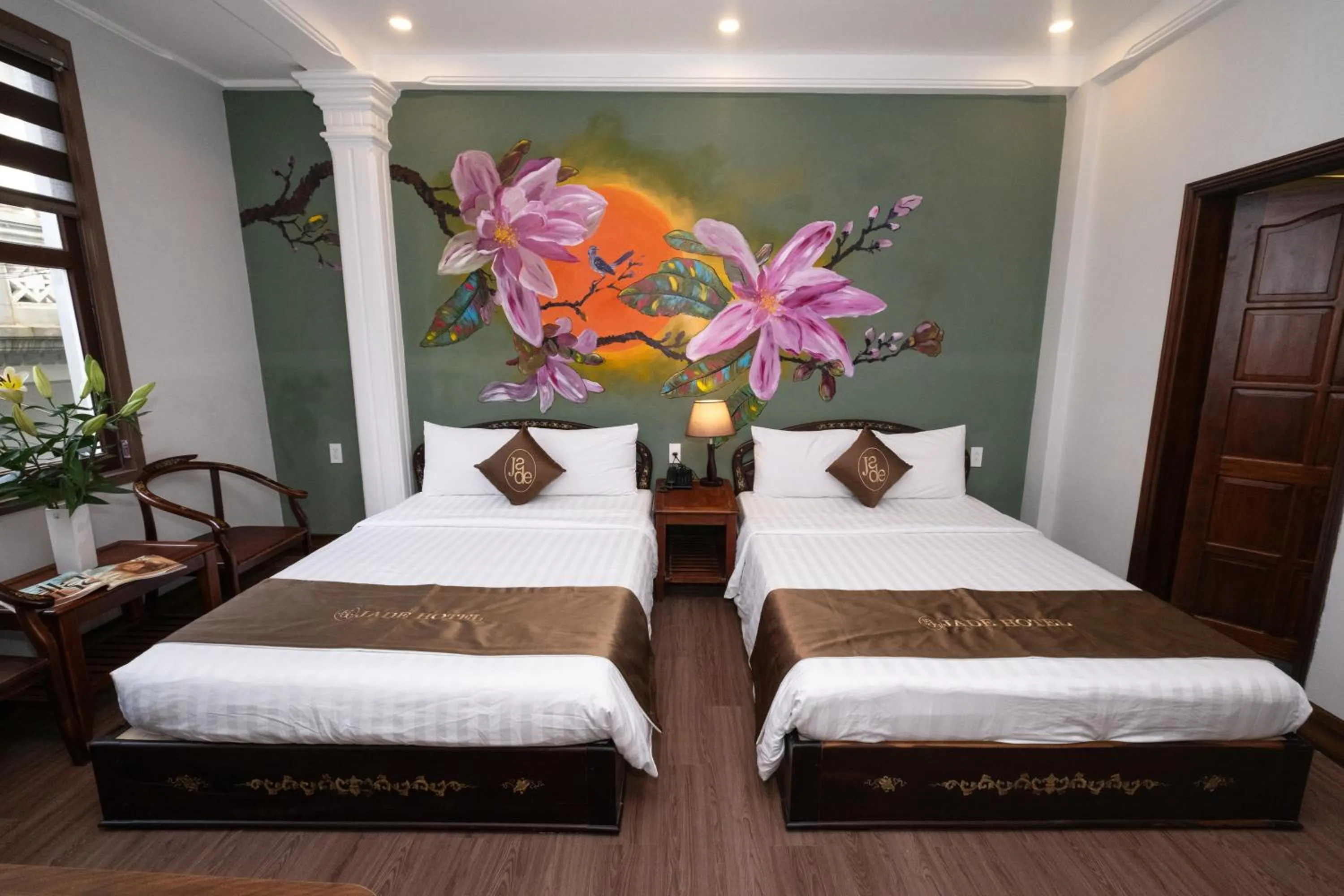 Photo of the whole room, Bed in Jade Hotel