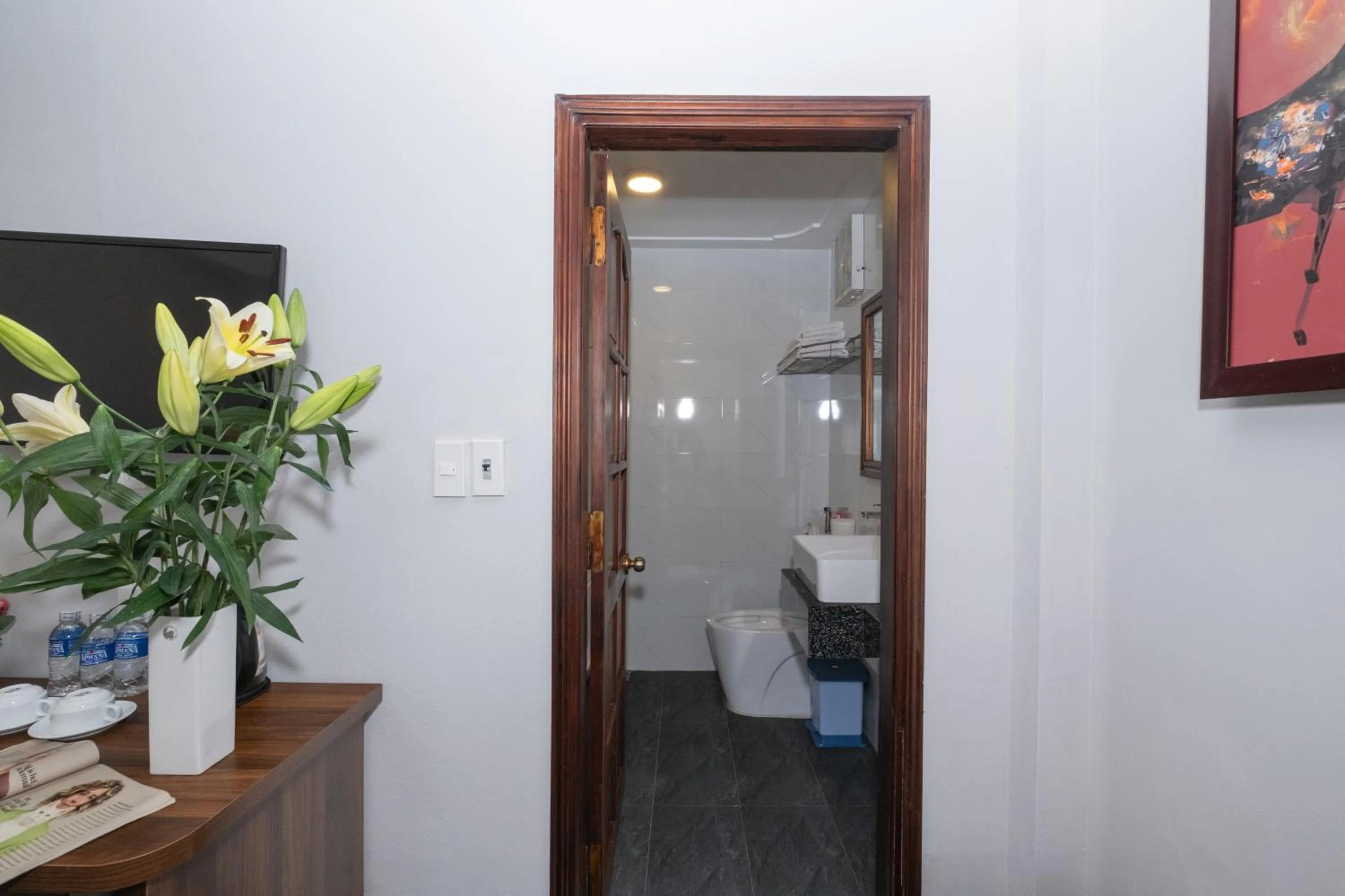 Toilet in Jade Hotel