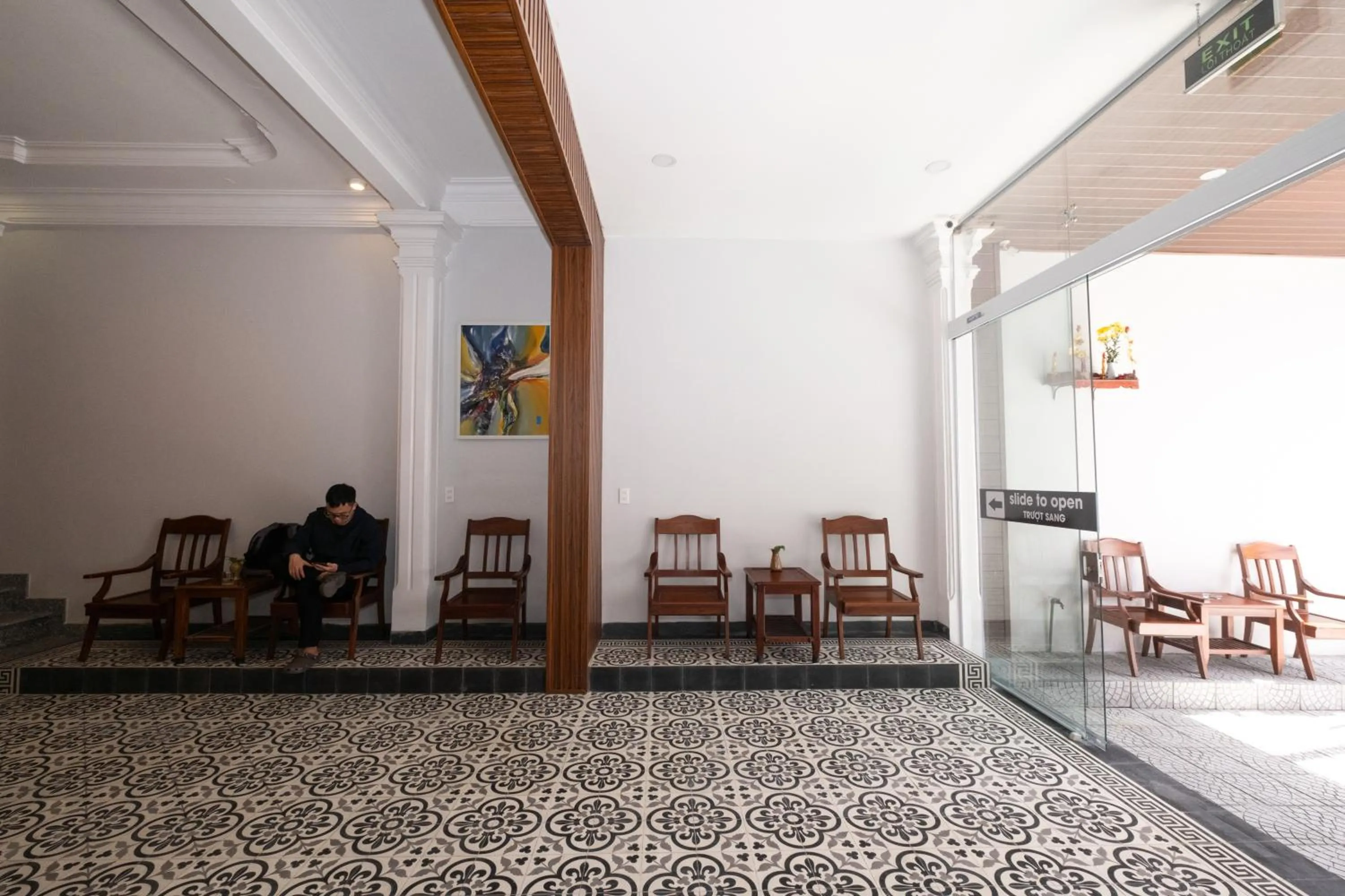 People in Jade Hotel