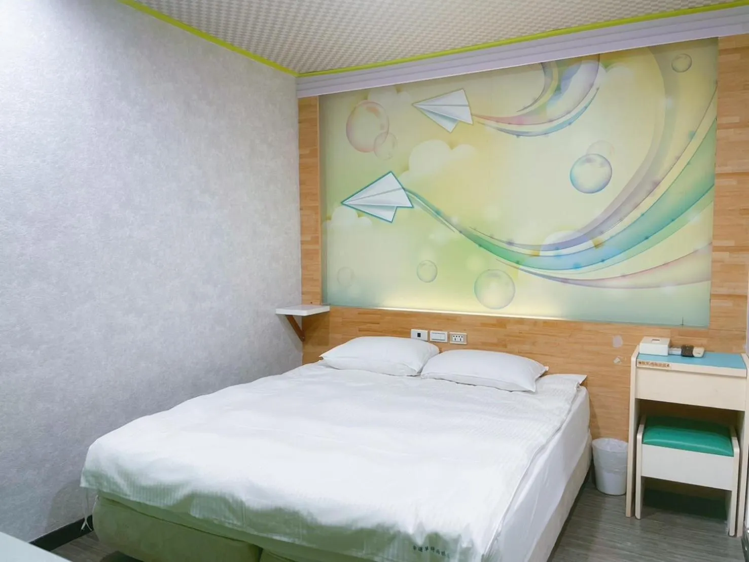 Bed in Clover house-自助式無人旅店