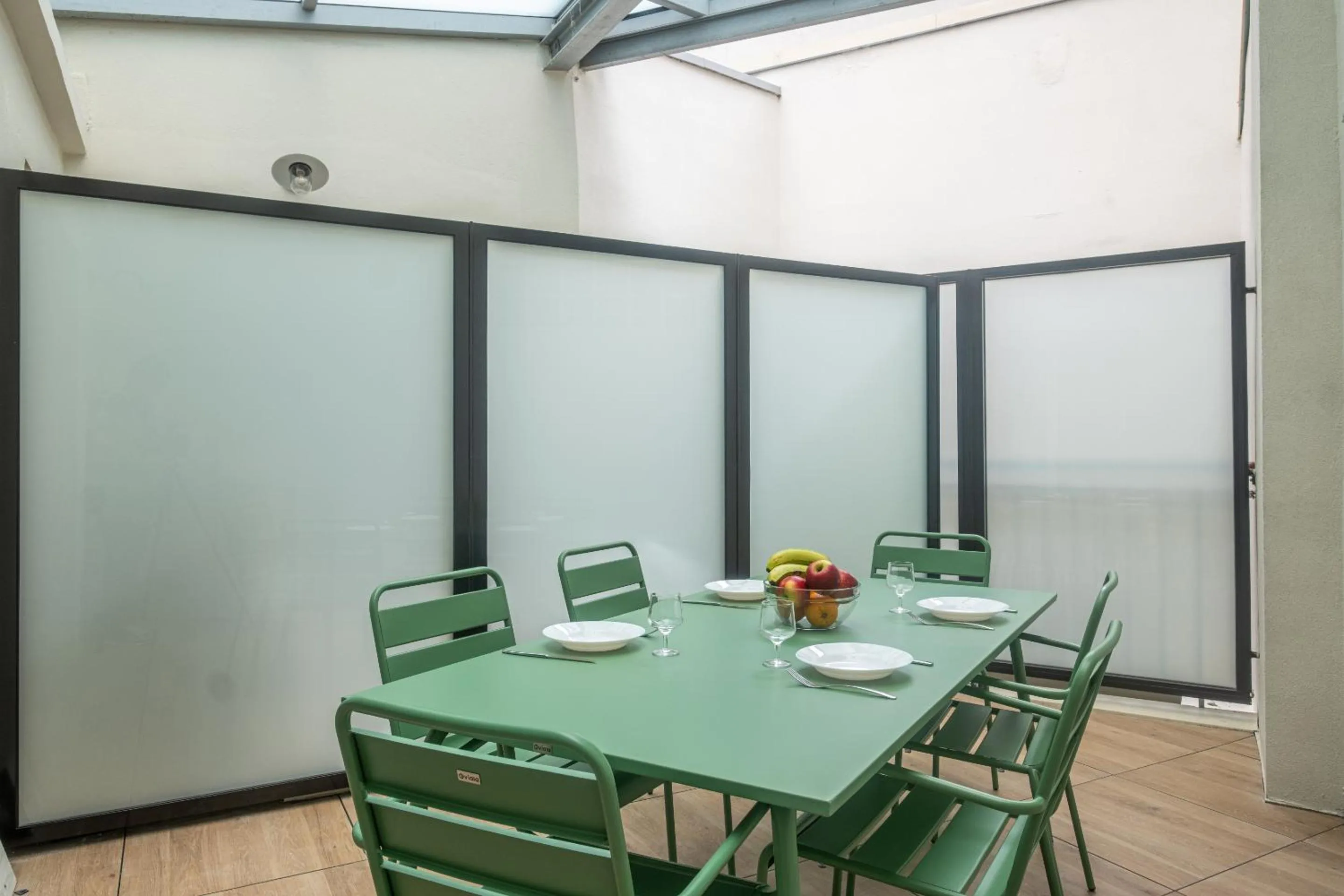 Patio in Montmartre Paris Suite