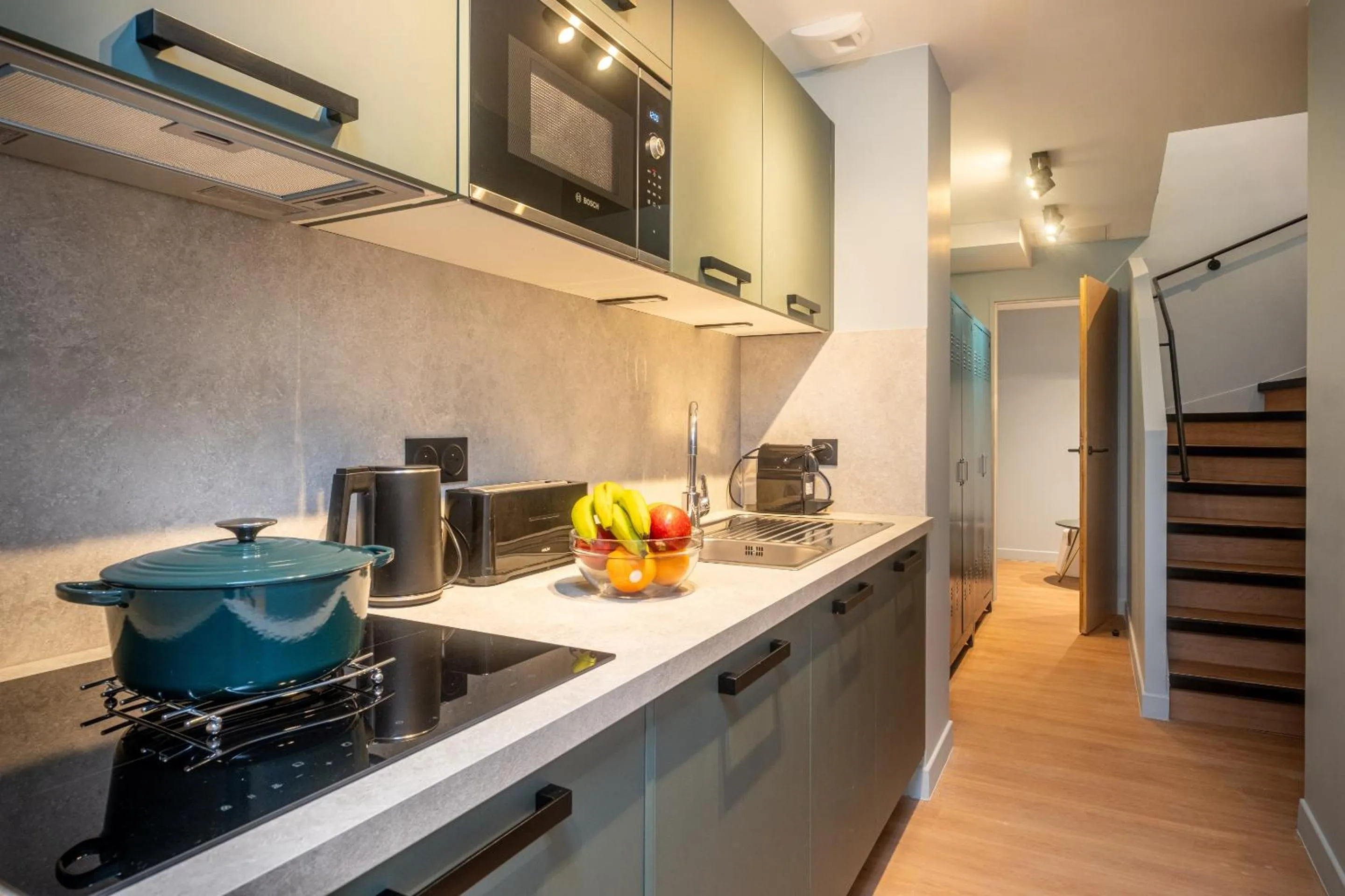 Kitchen or kitchenette in Montmartre Paris Suite