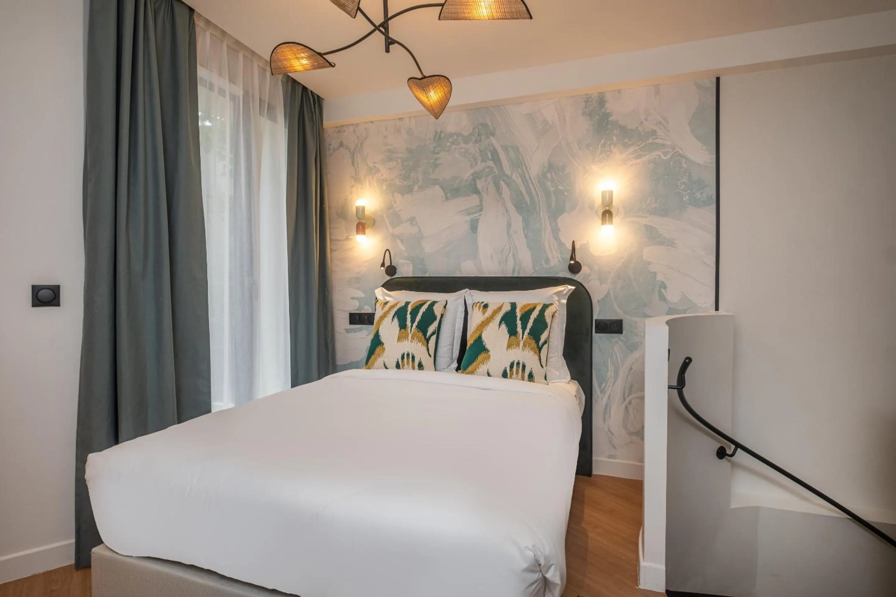 Bedroom, Bed in Montmartre Paris Suite