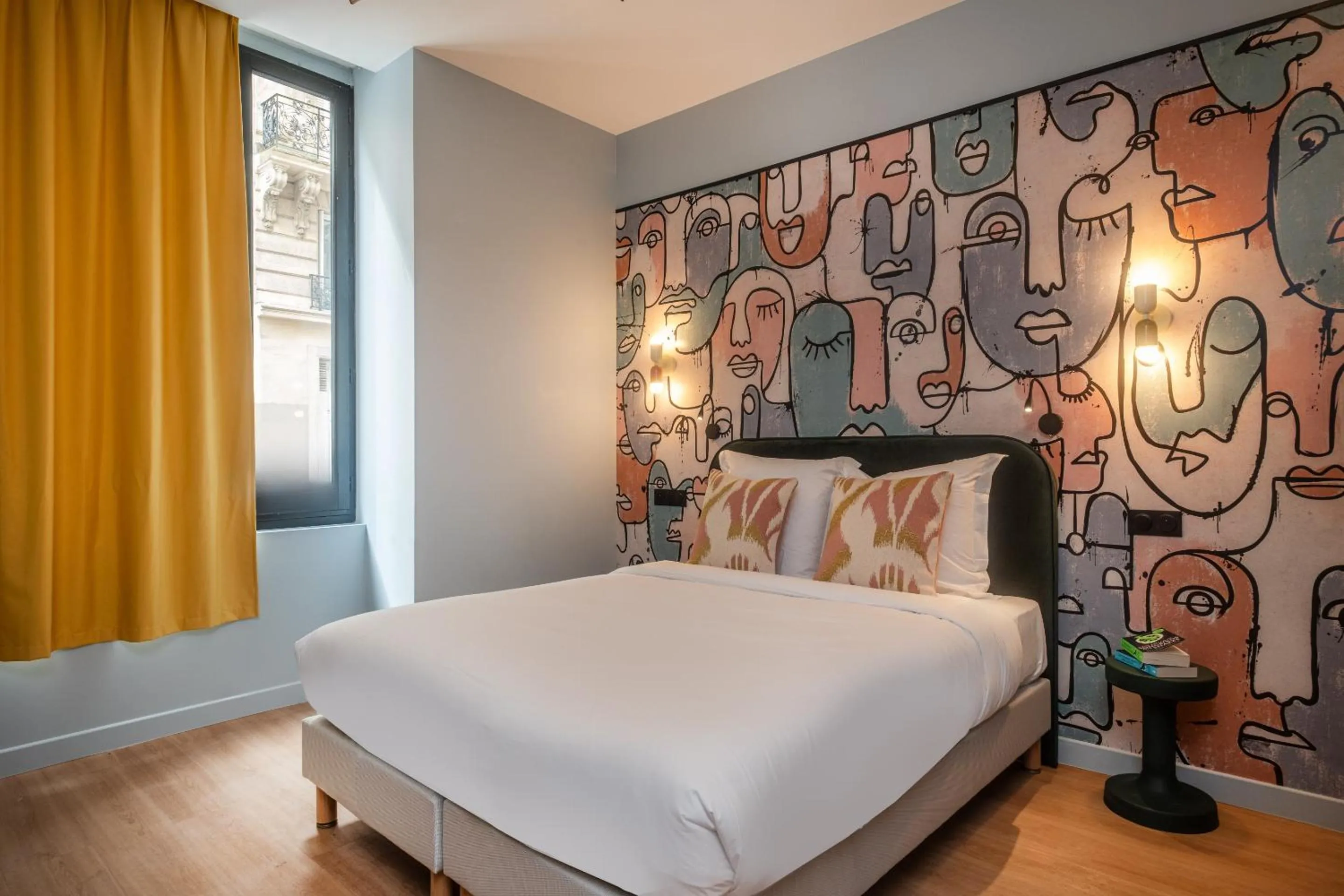 Bedroom, Bed in Montmartre Paris Suite