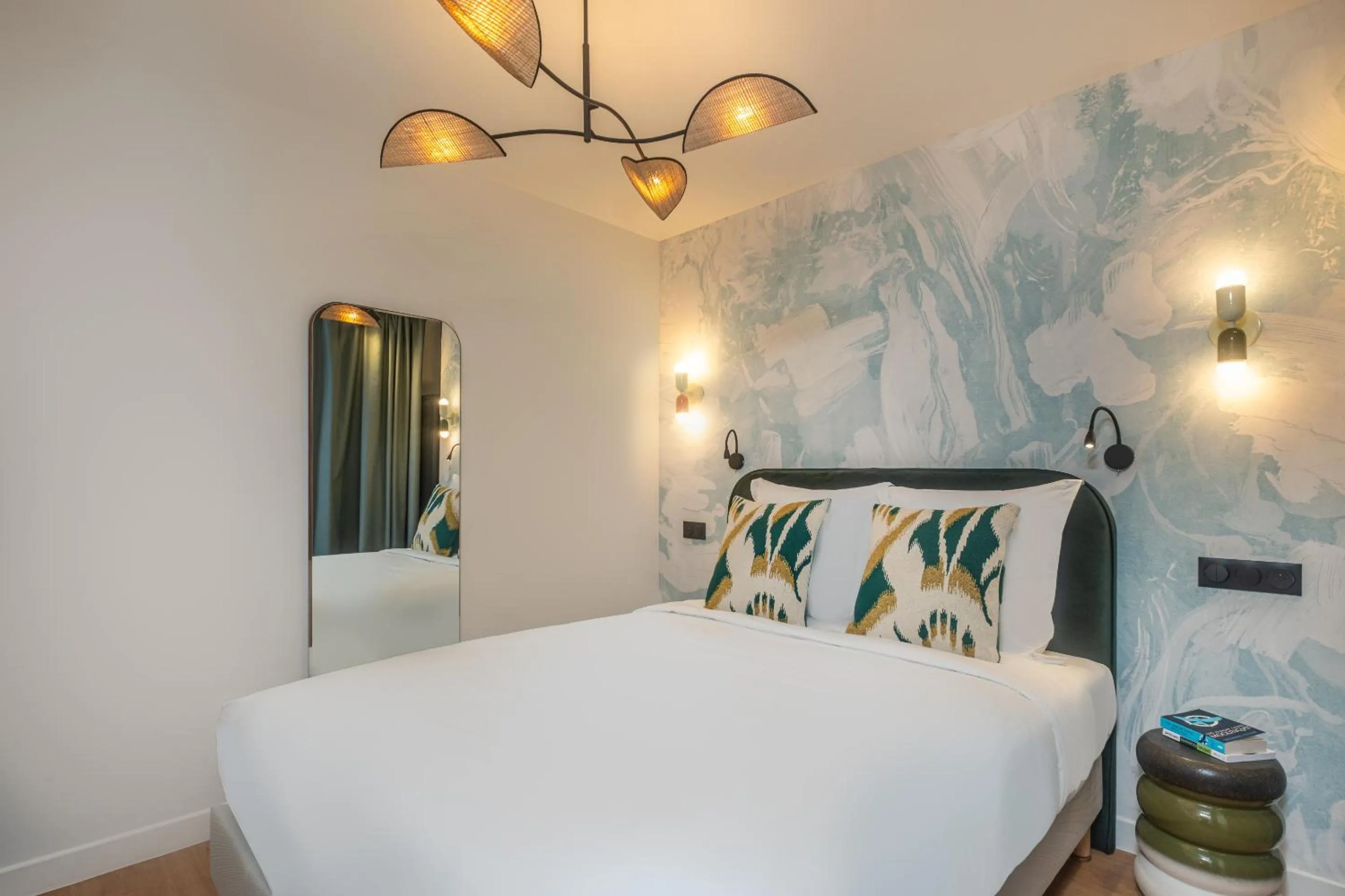 Bedroom, Bed in Montmartre Paris Suite