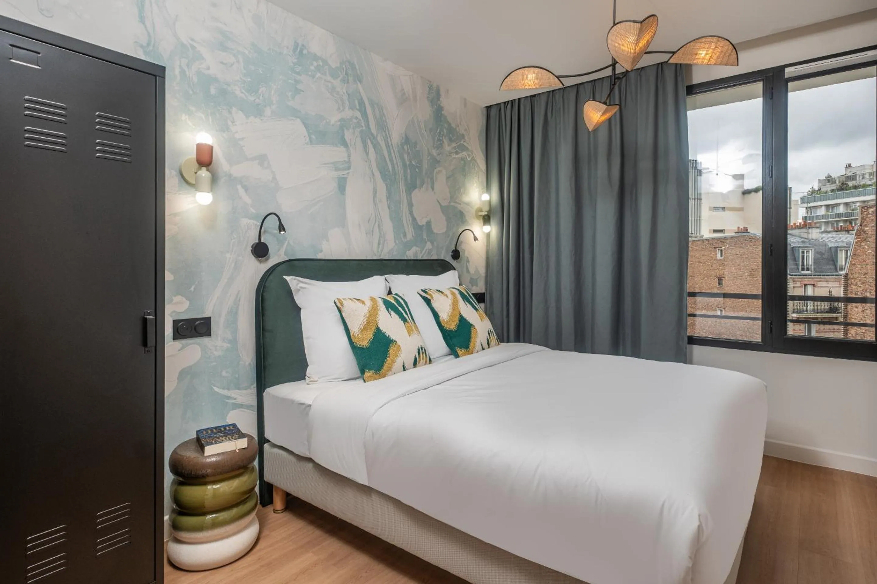 Bedroom, Bed in Montmartre Paris Suite