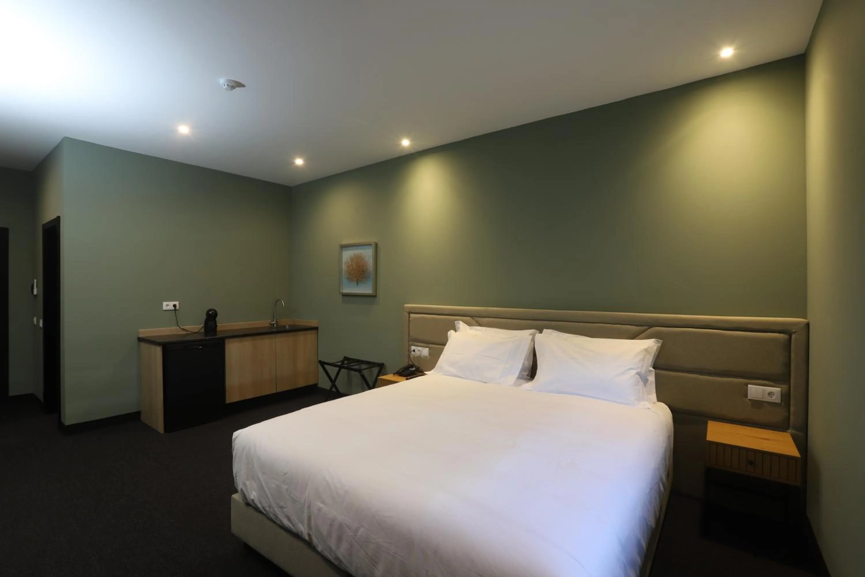 Bedroom, Bed in Albufeira Lounge Hotel