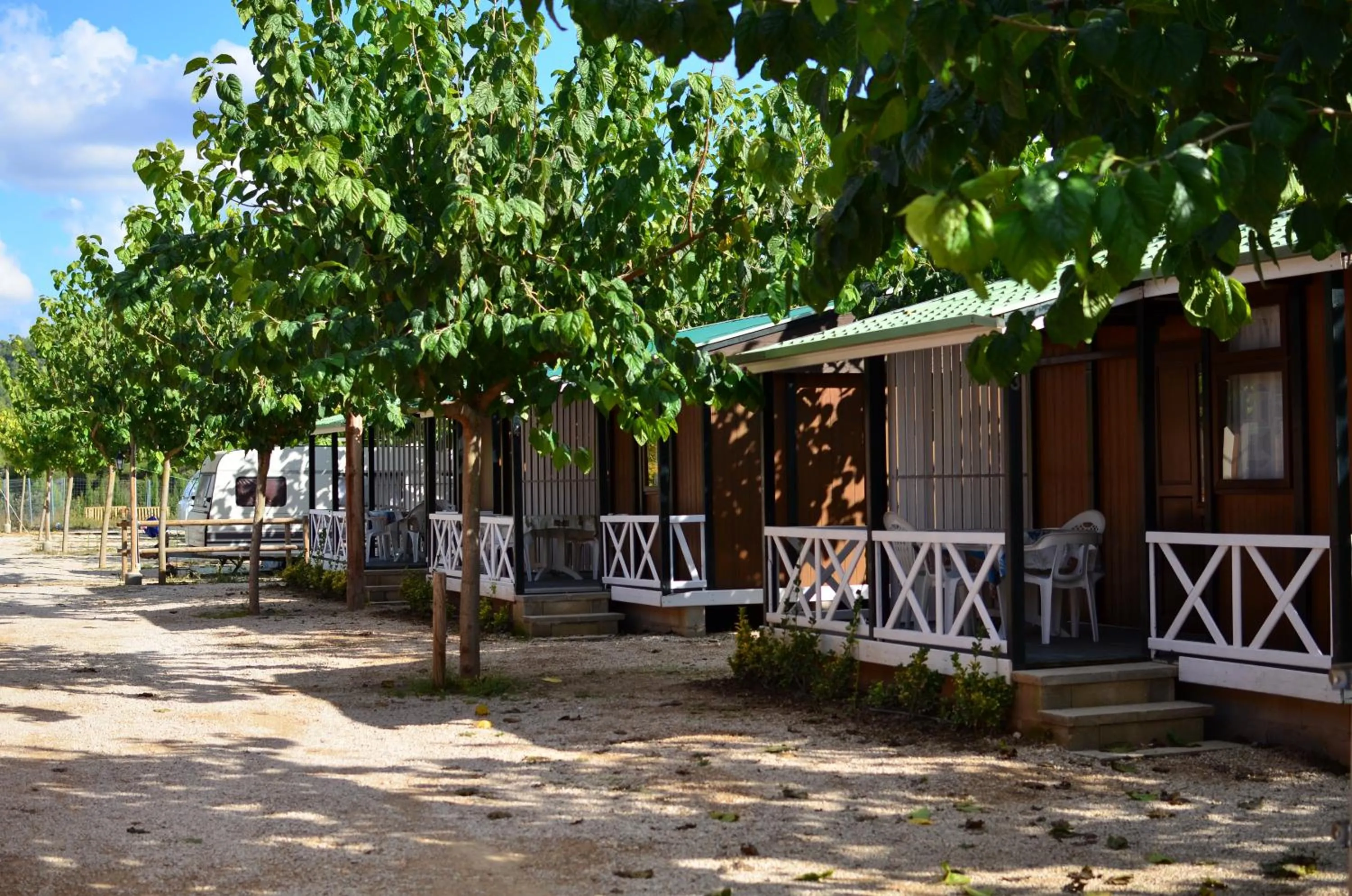 Mini Bungalow in Camping El Roble