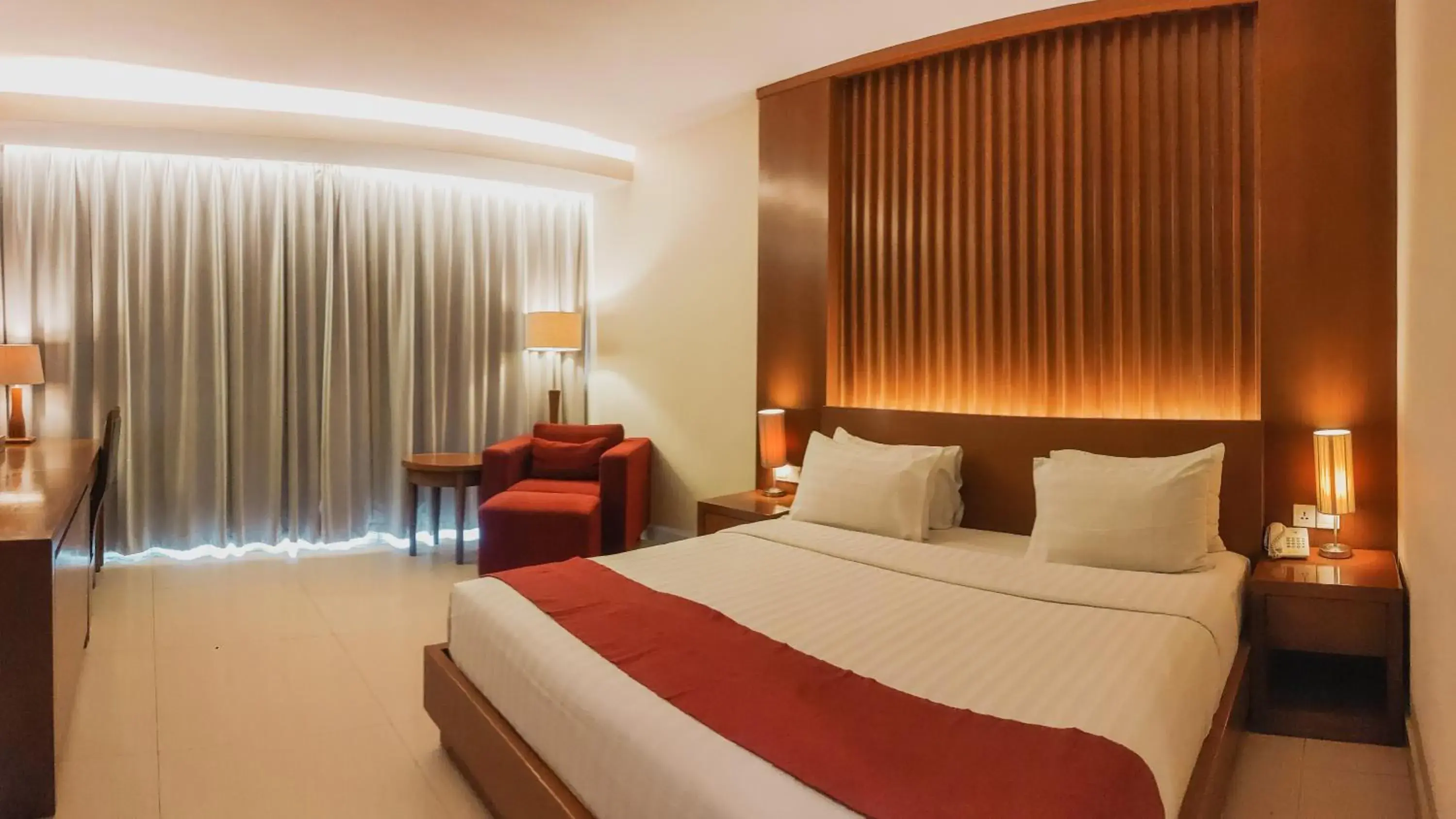 Deluxe Double Room with Balcony in Seminyak Square Hotel And Villas Deluxe Double Room with Balcony in Seminyak Square Hotel And Villas