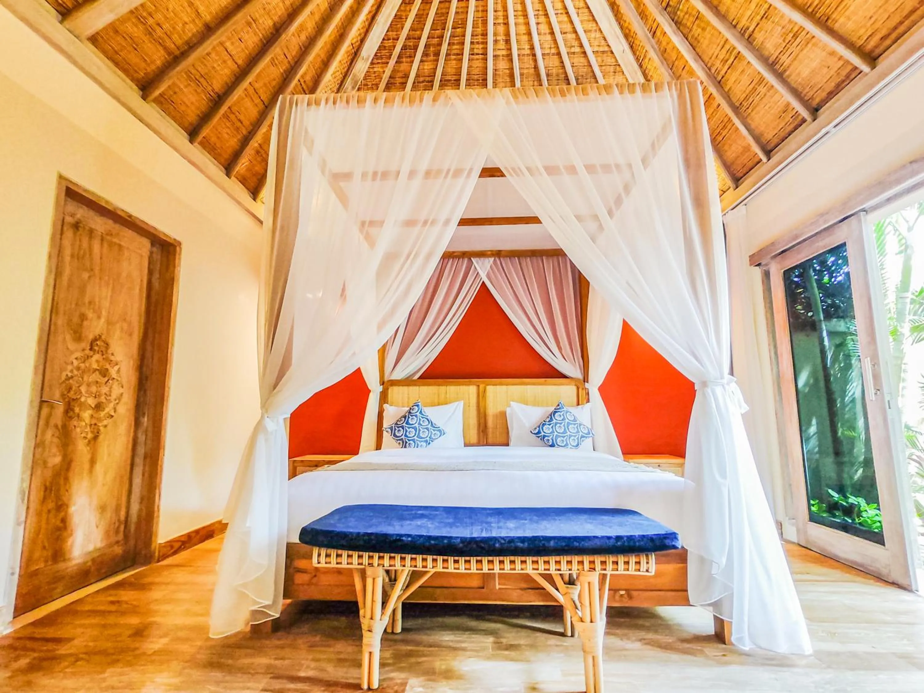 Bed in Seminyak Square Hotel And Villas