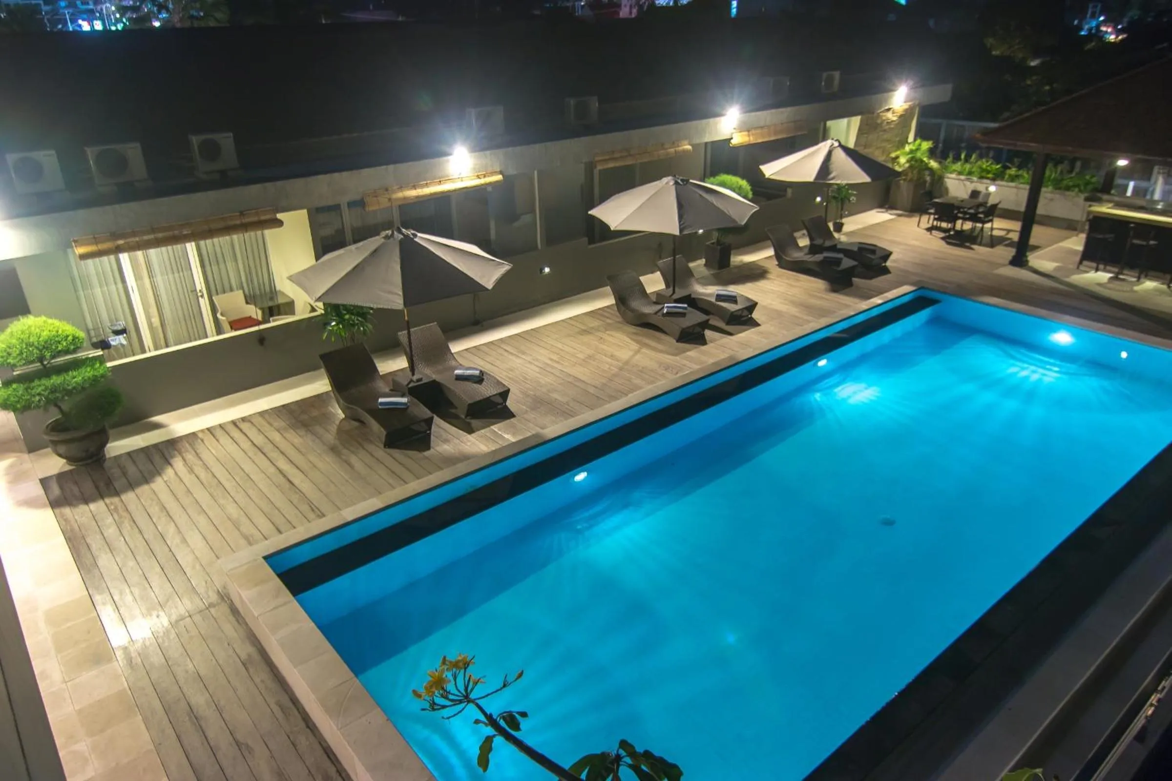 Swimming pool in Seminyak Square Hotel And Villas