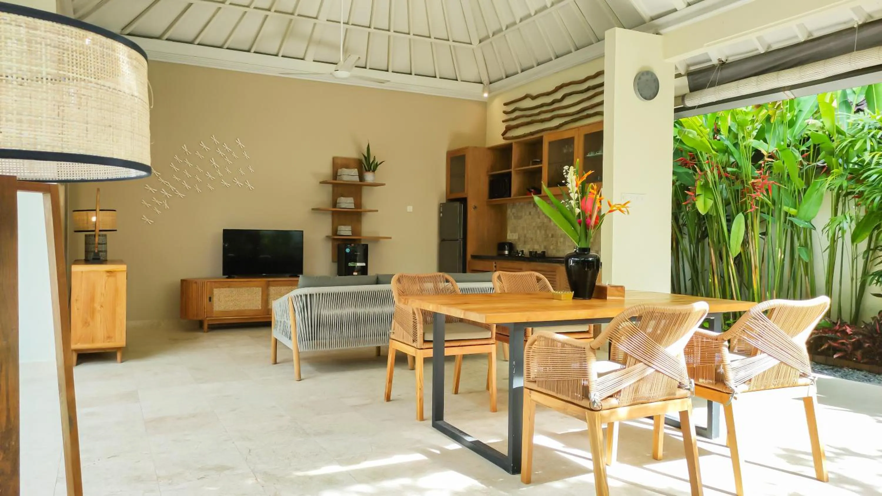 Patio in Seminyak Square Hotel And Villas