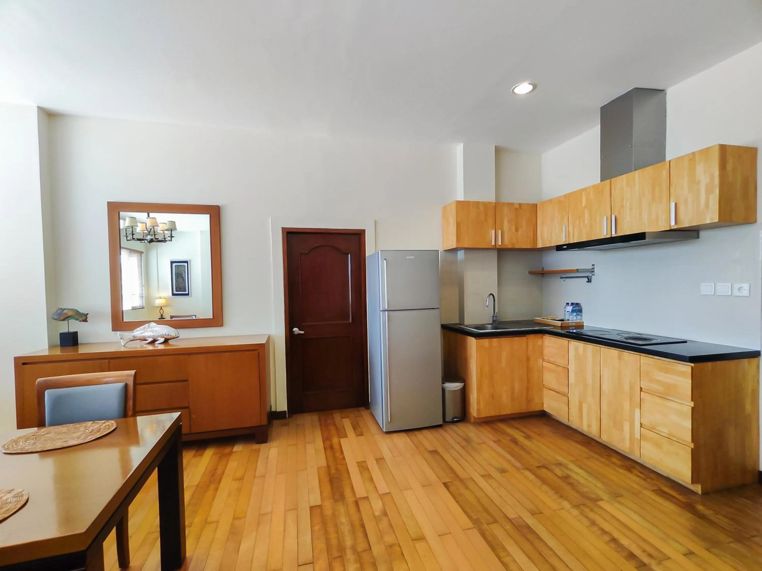 Kitchen or kitchenette in Seminyak Square Hotel And Villas