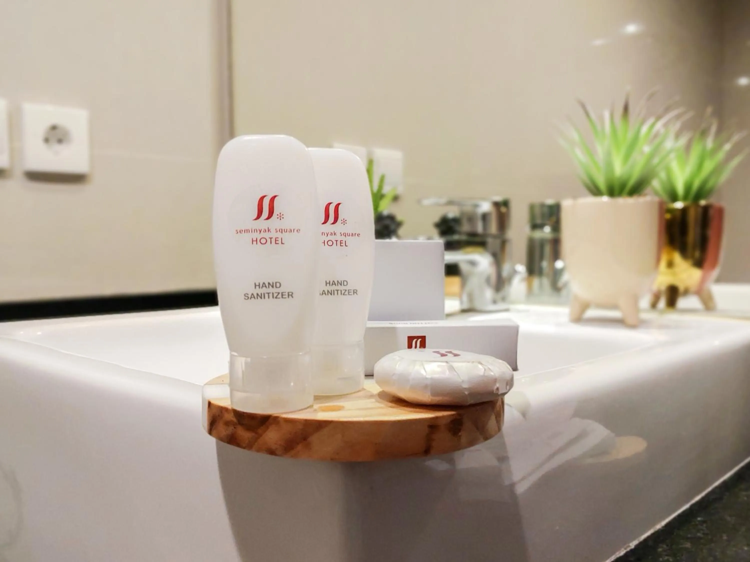 Bathroom in Seminyak Square Hotel And Villas