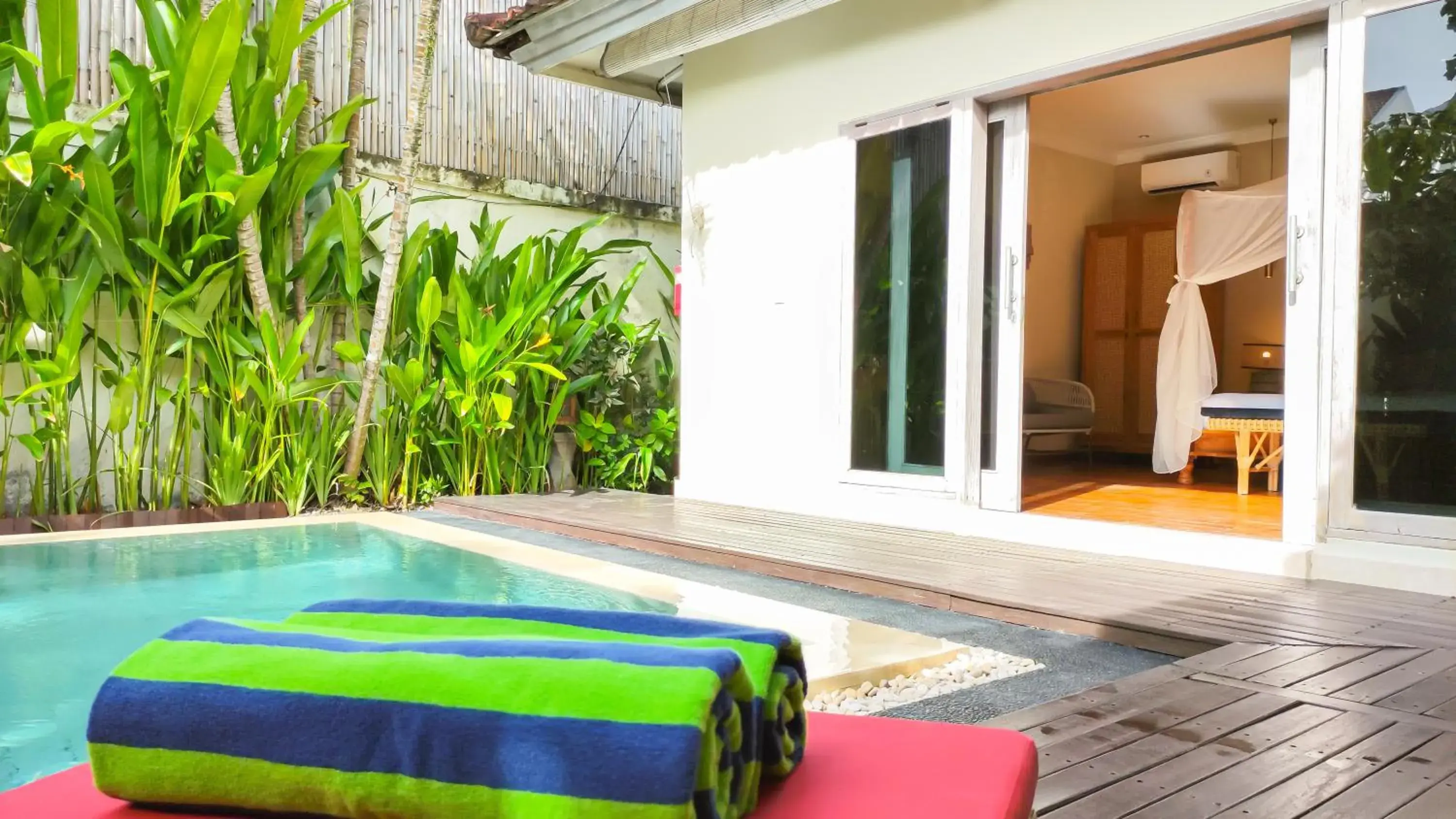 Property building in Seminyak Square Hotel And Villas Property building in Seminyak Square Hotel And Villas