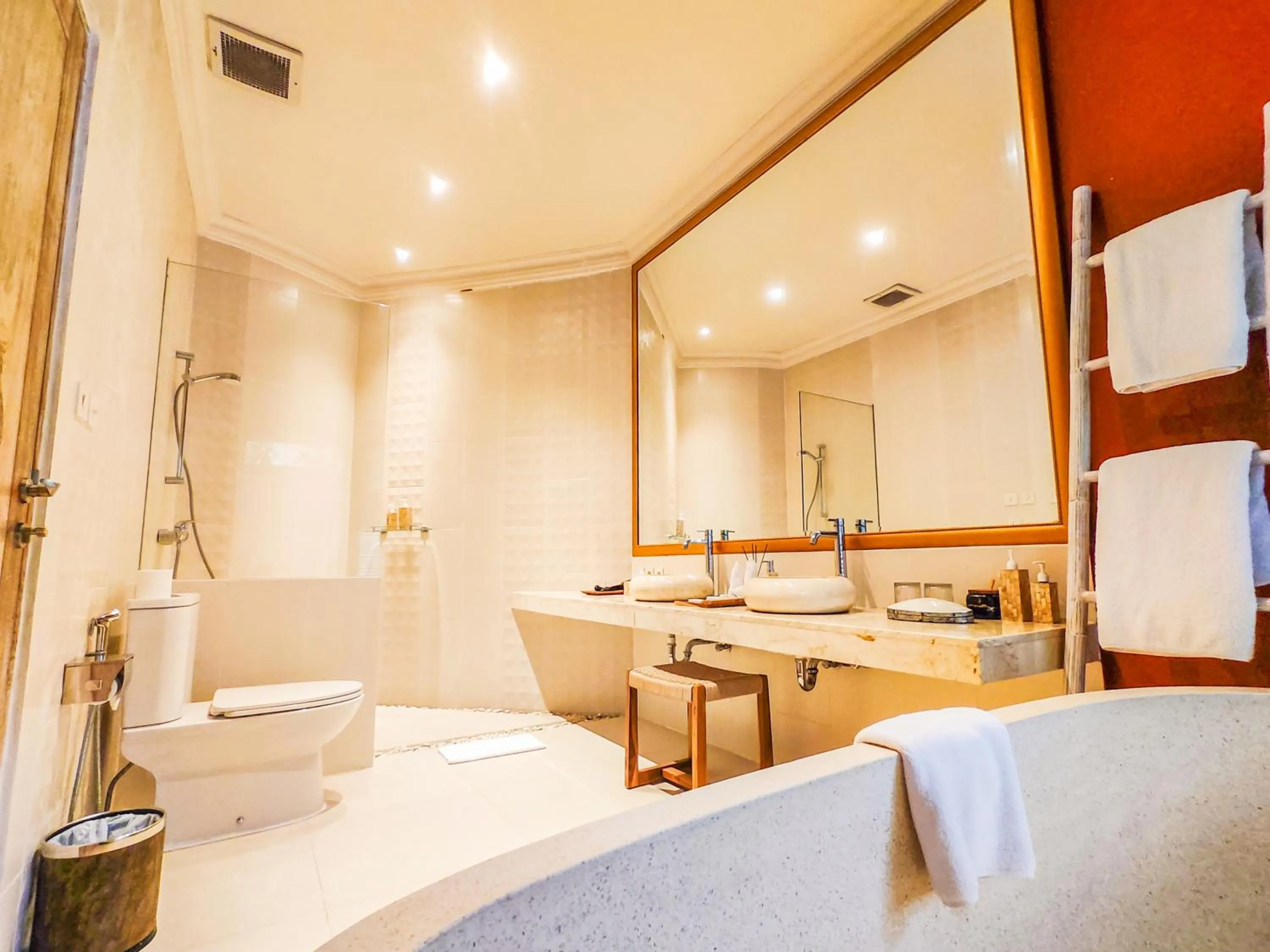 Shower in Seminyak Square Hotel And Villas