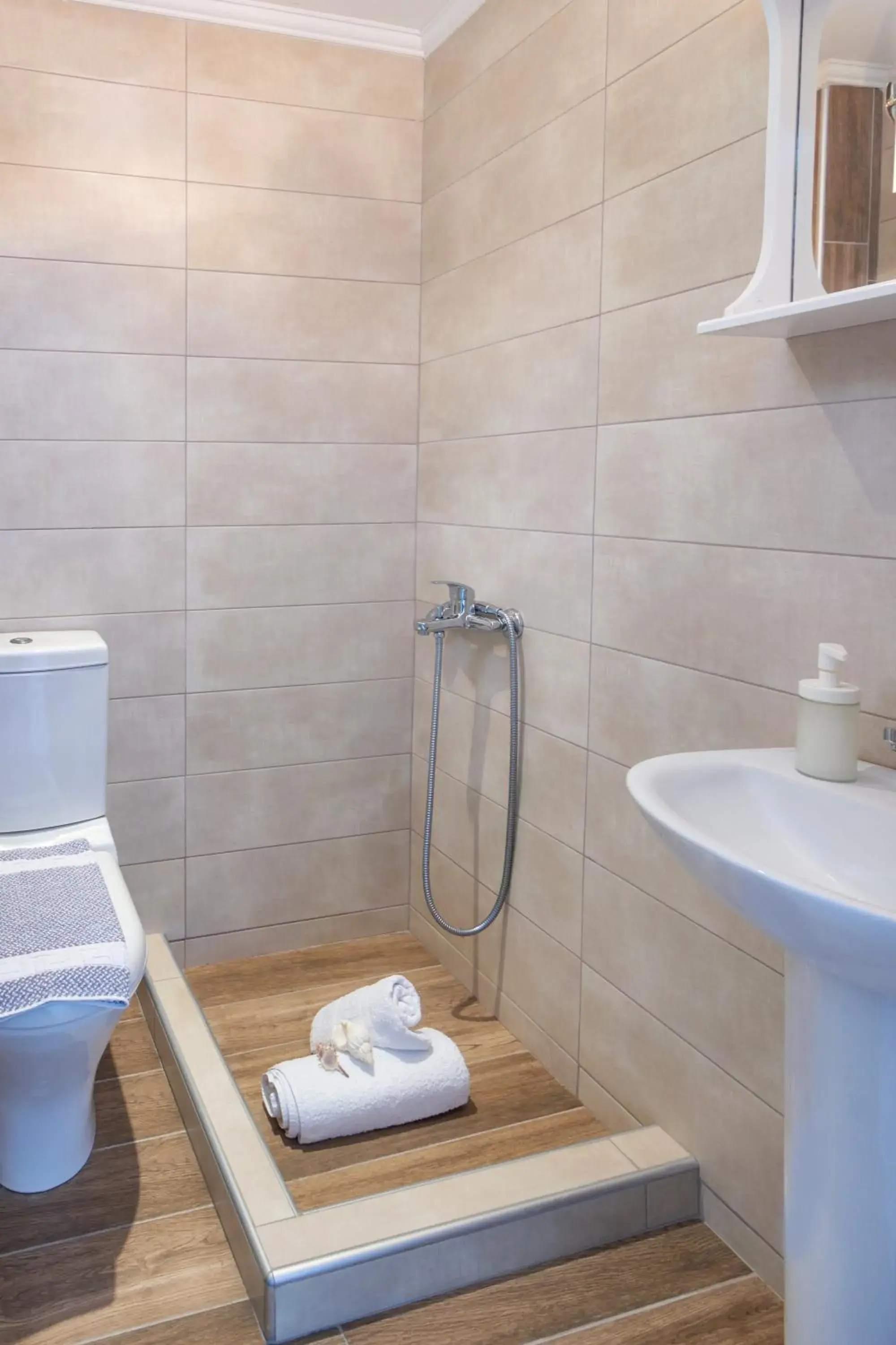 One-Bedroom Apartment with Sea View- Ground Floor in Roditsa Patritsia Apartments One-Bedroom Apartment with Sea View- Ground Floor in Roditsa Patritsia Apartments