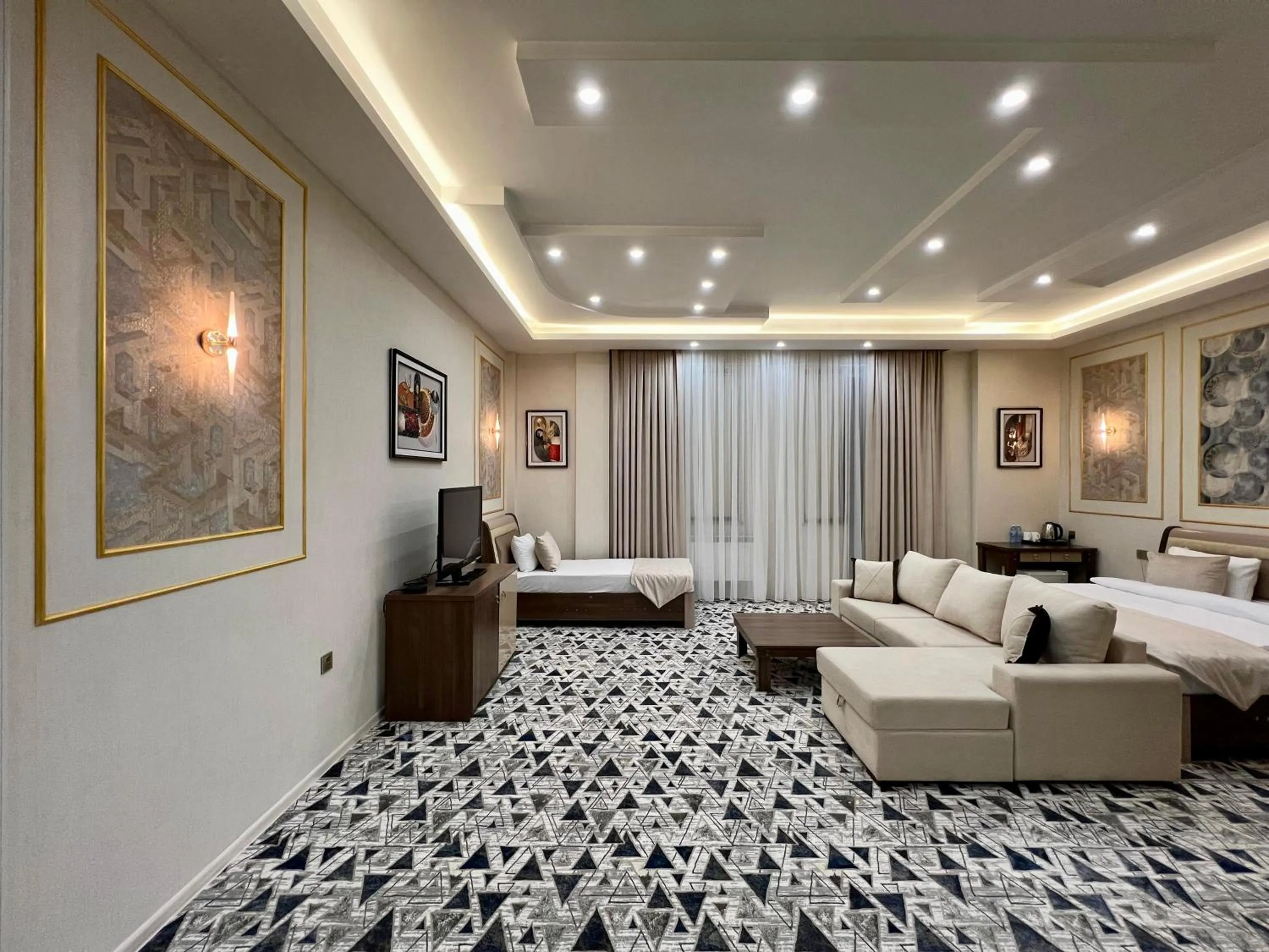 Photo of the whole room, Bed in Royal Mansion Hotel