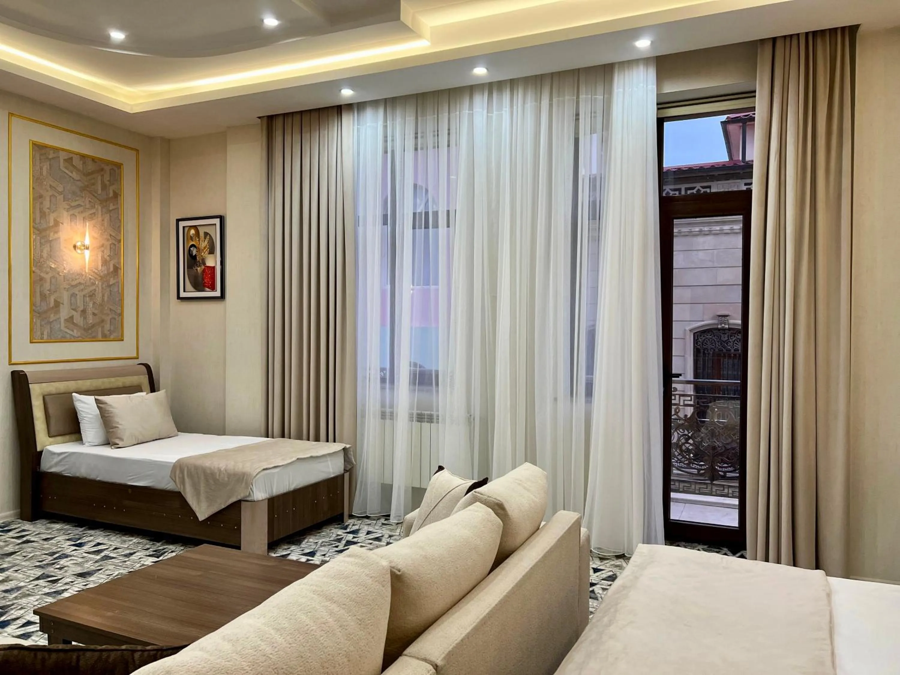 Bedroom, Bed in Royal Mansion Hotel