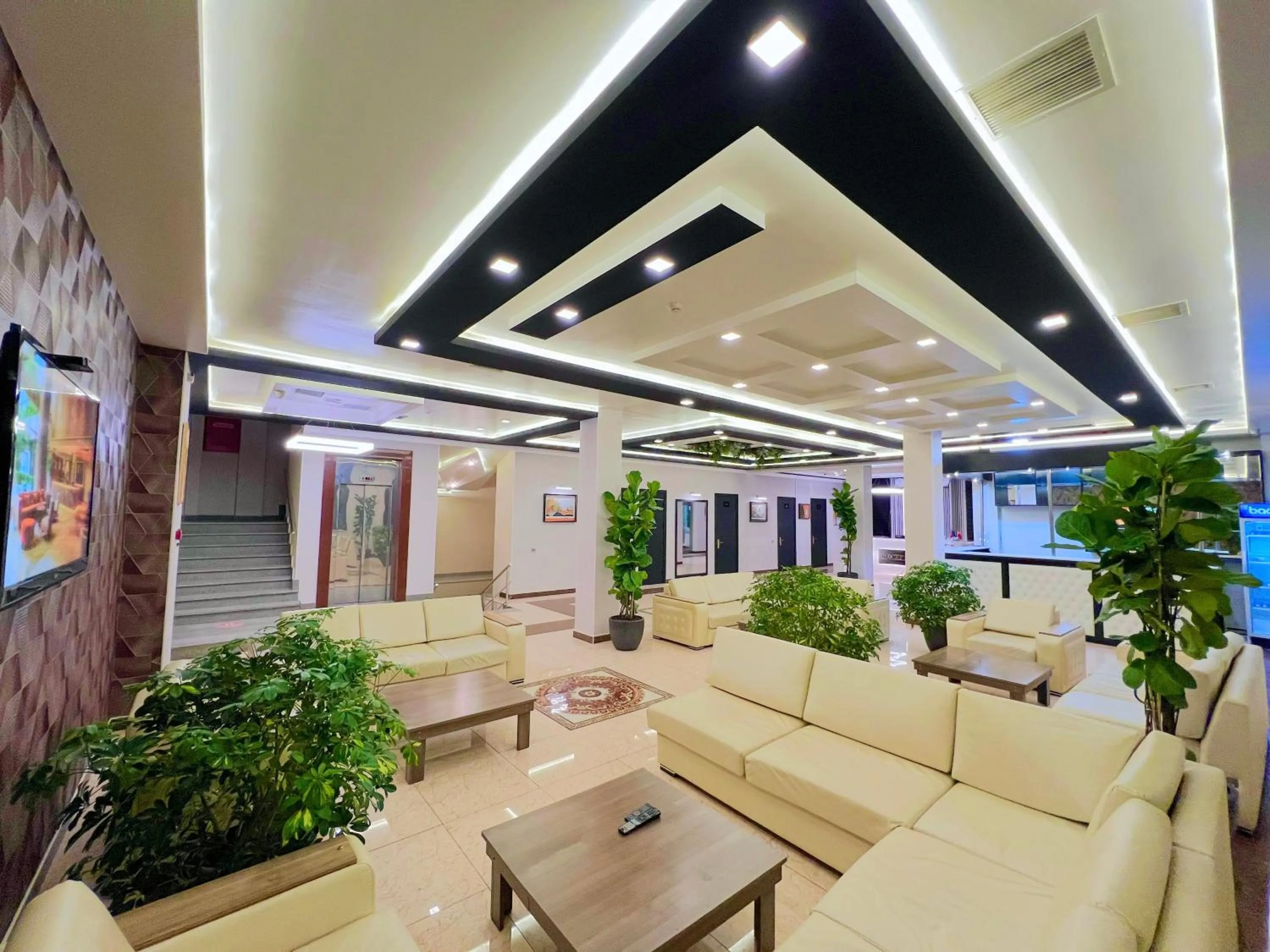 Lobby or reception in Royal Mansion Hotel