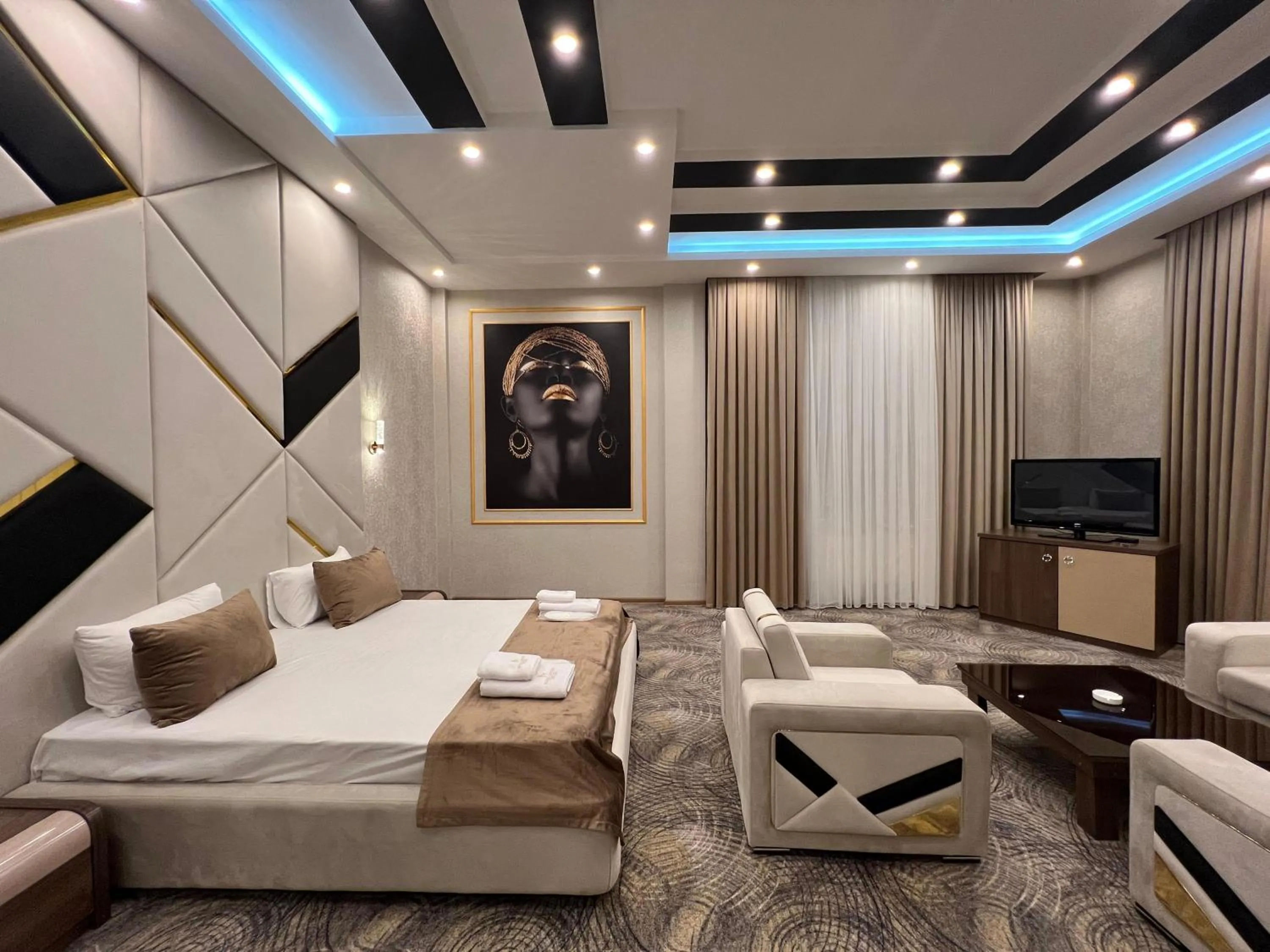 Bedroom in Royal Mansion Hotel