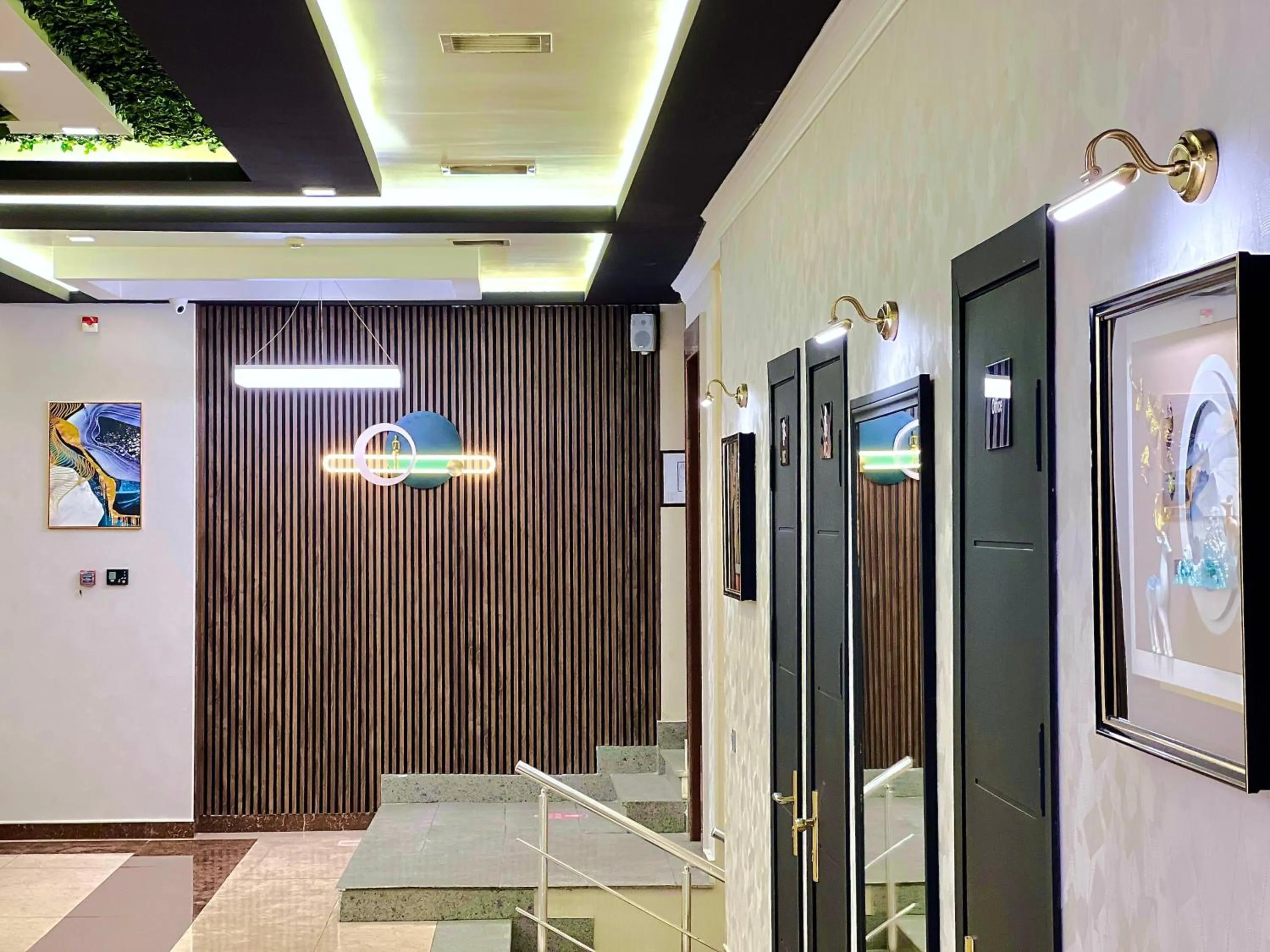 Decorative detail in Royal Mansion Hotel