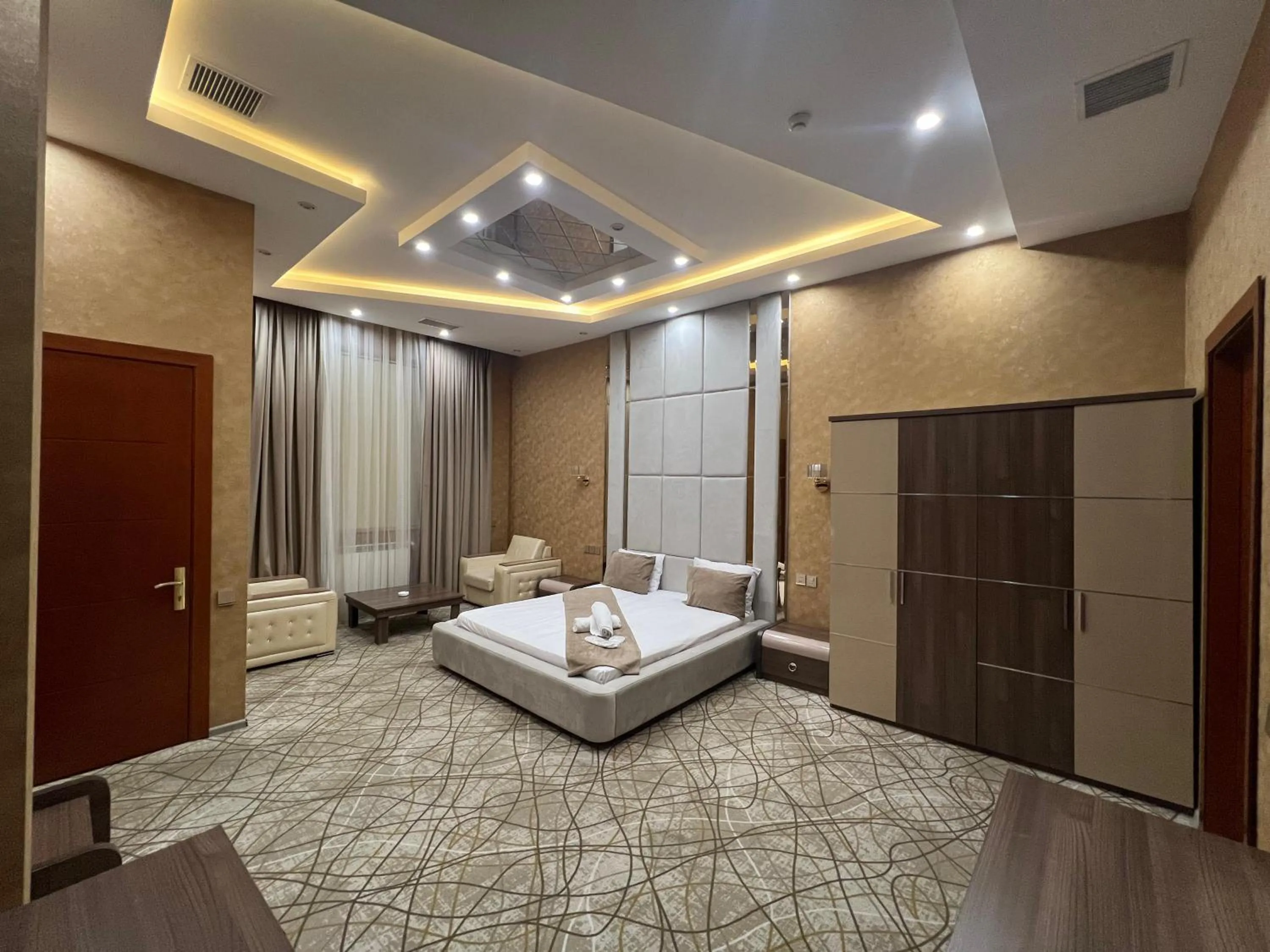 Photo of the whole room, Bed in Royal Mansion Hotel