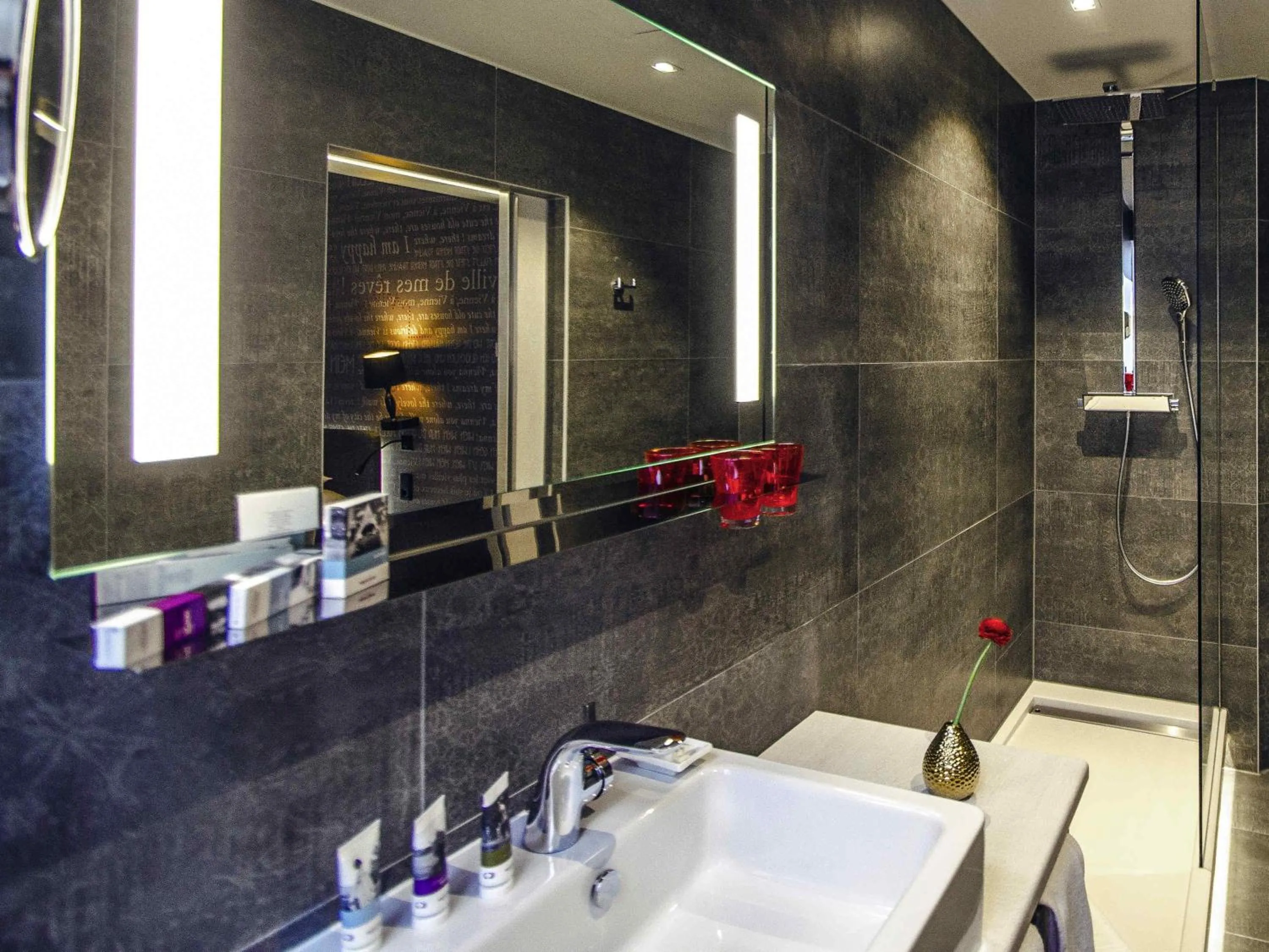 Bedroom in Mercure Vienna First