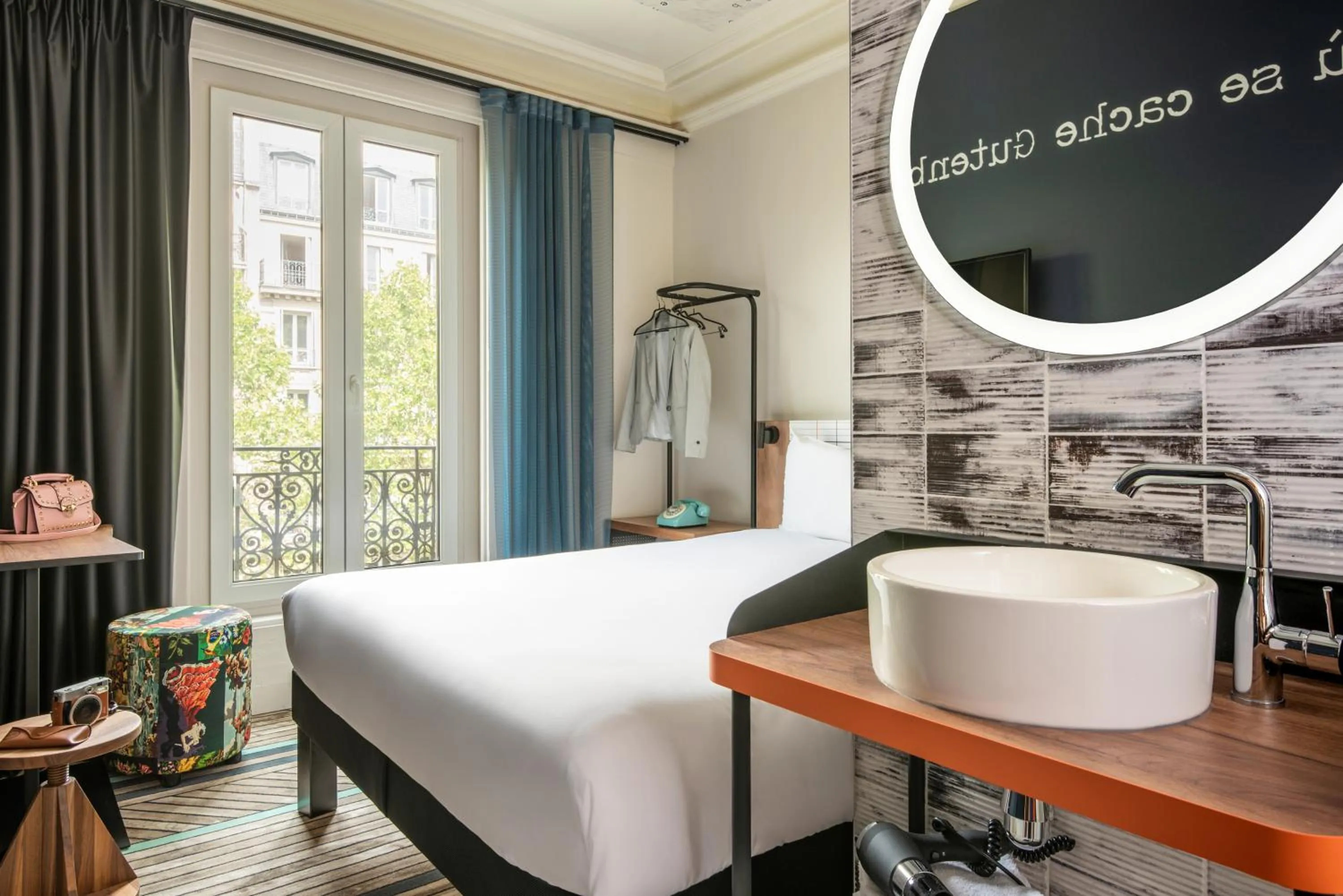 Bedroom, Bed in Ibis Styles Hotel Paris Gare de Lyon Bastille
