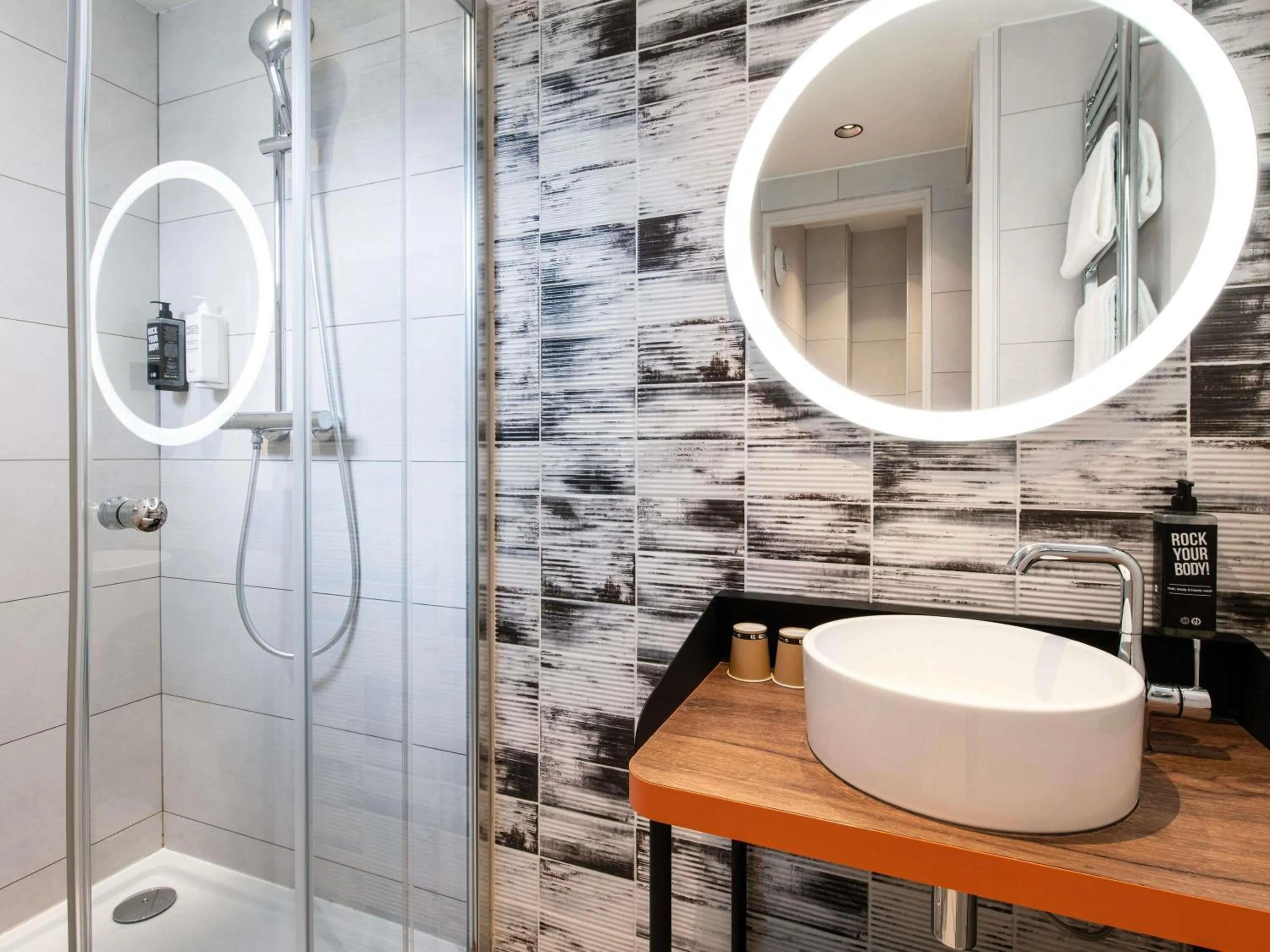 Bedroom in Ibis Styles Hotel Paris Gare de Lyon Bastille