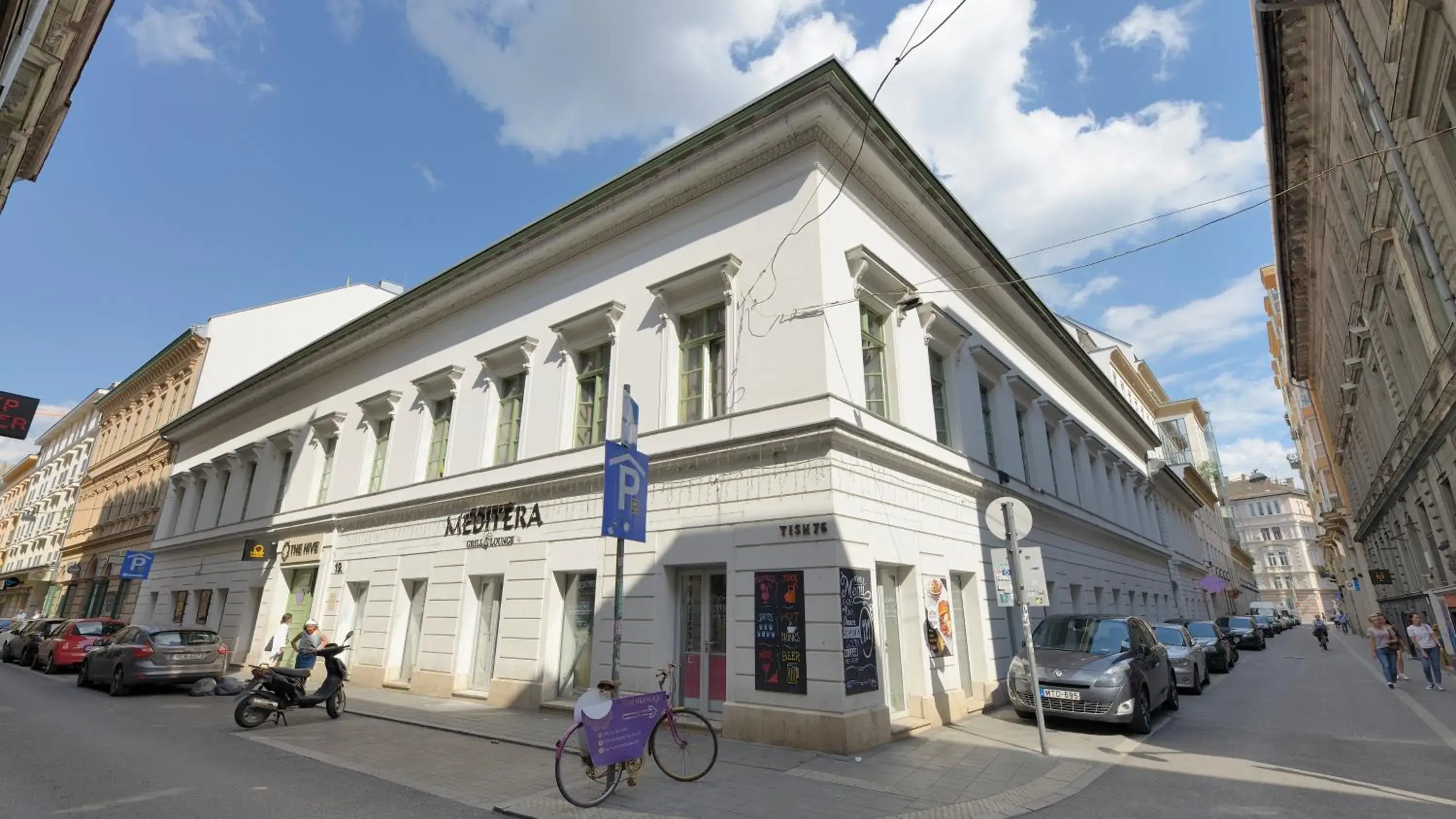 Property building in The Hive Party Hostel Budapest Property building in The Hive Party Hostel Budapest