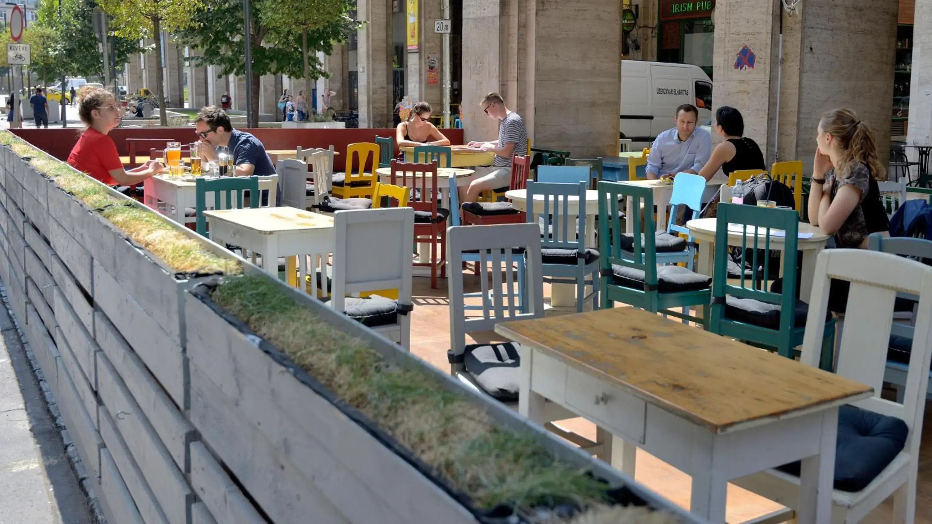 Restaurant/places to eat in The Hive Party Hostel Budapest Restaurant/places to eat in The Hive Party Hostel Budapest