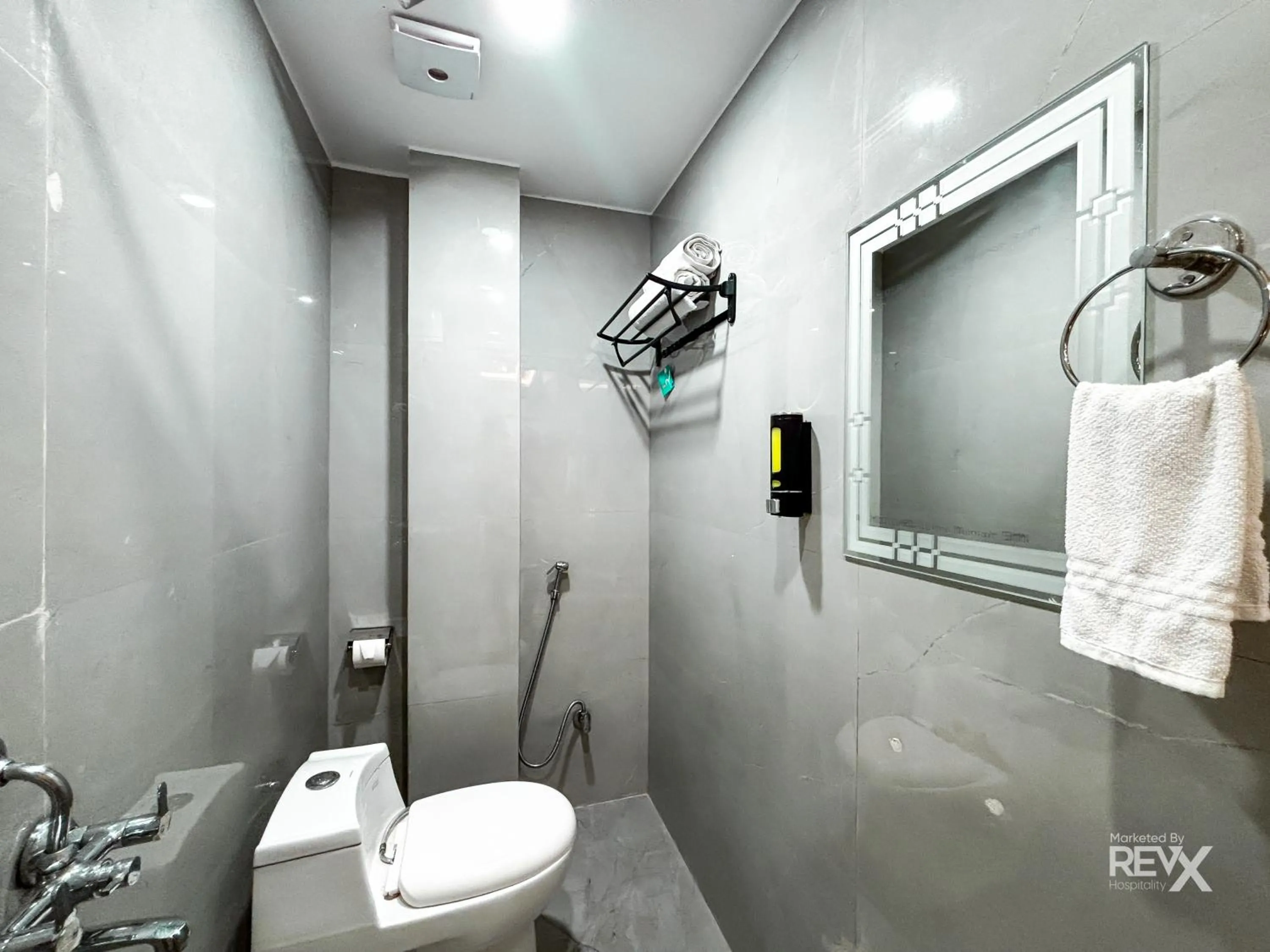 Bathroom in Hotel Manas Inn