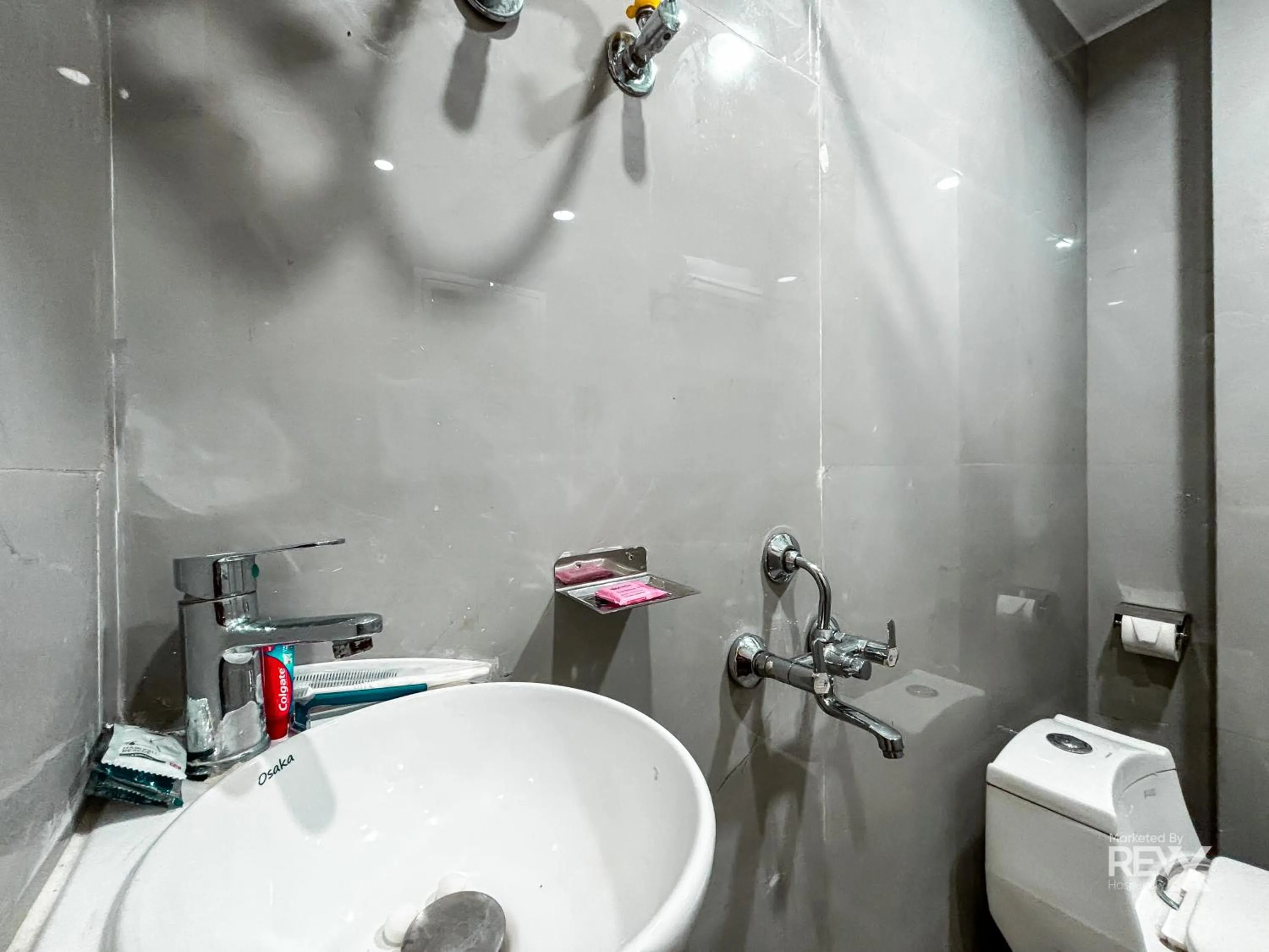 Bathroom in Hotel Manas Inn