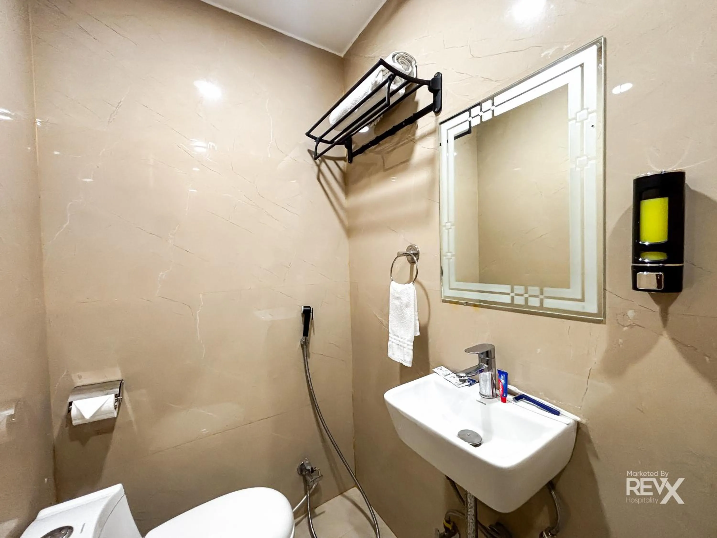 Bathroom in Hotel Manas Inn