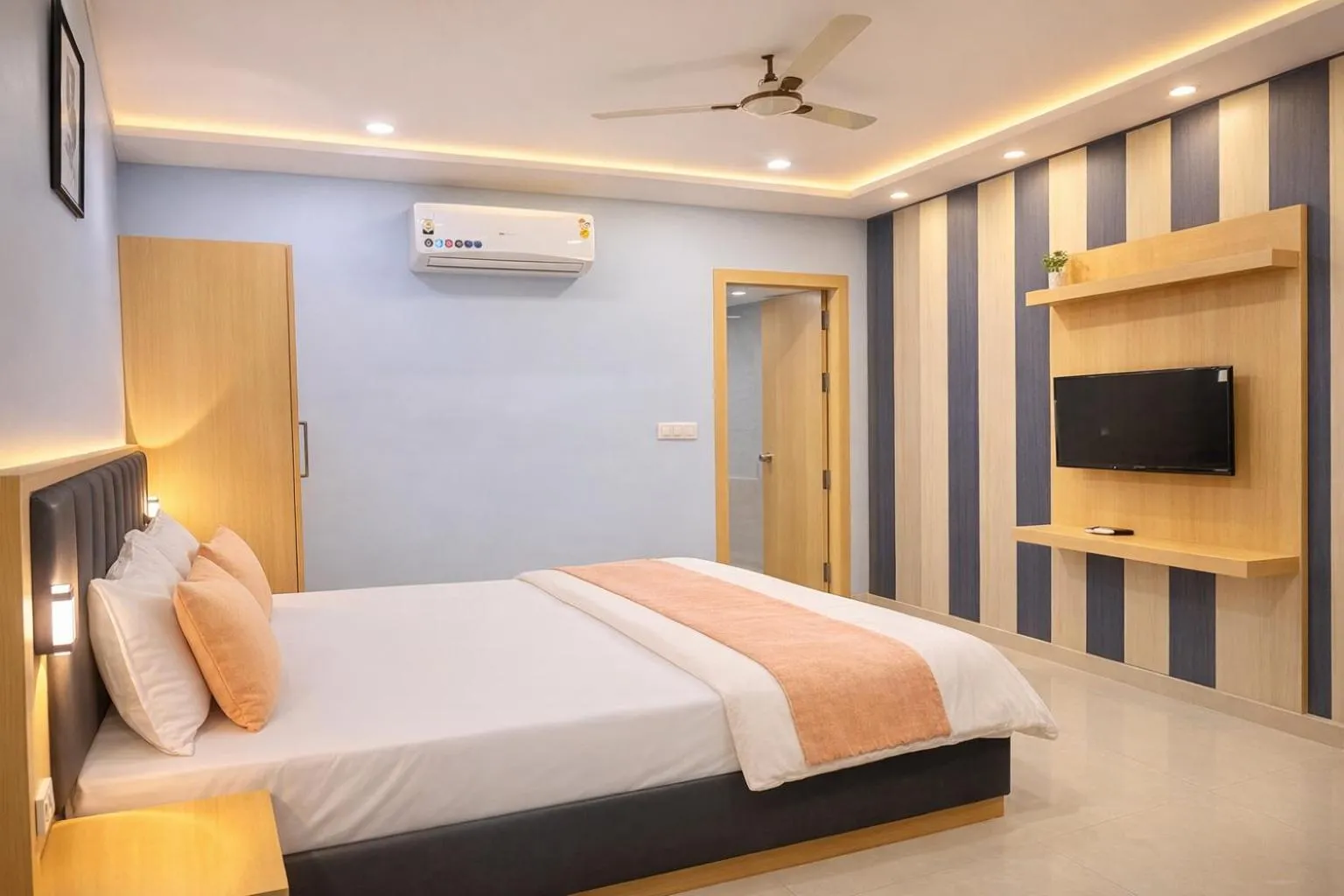 Bed in Hotel Manas Inn