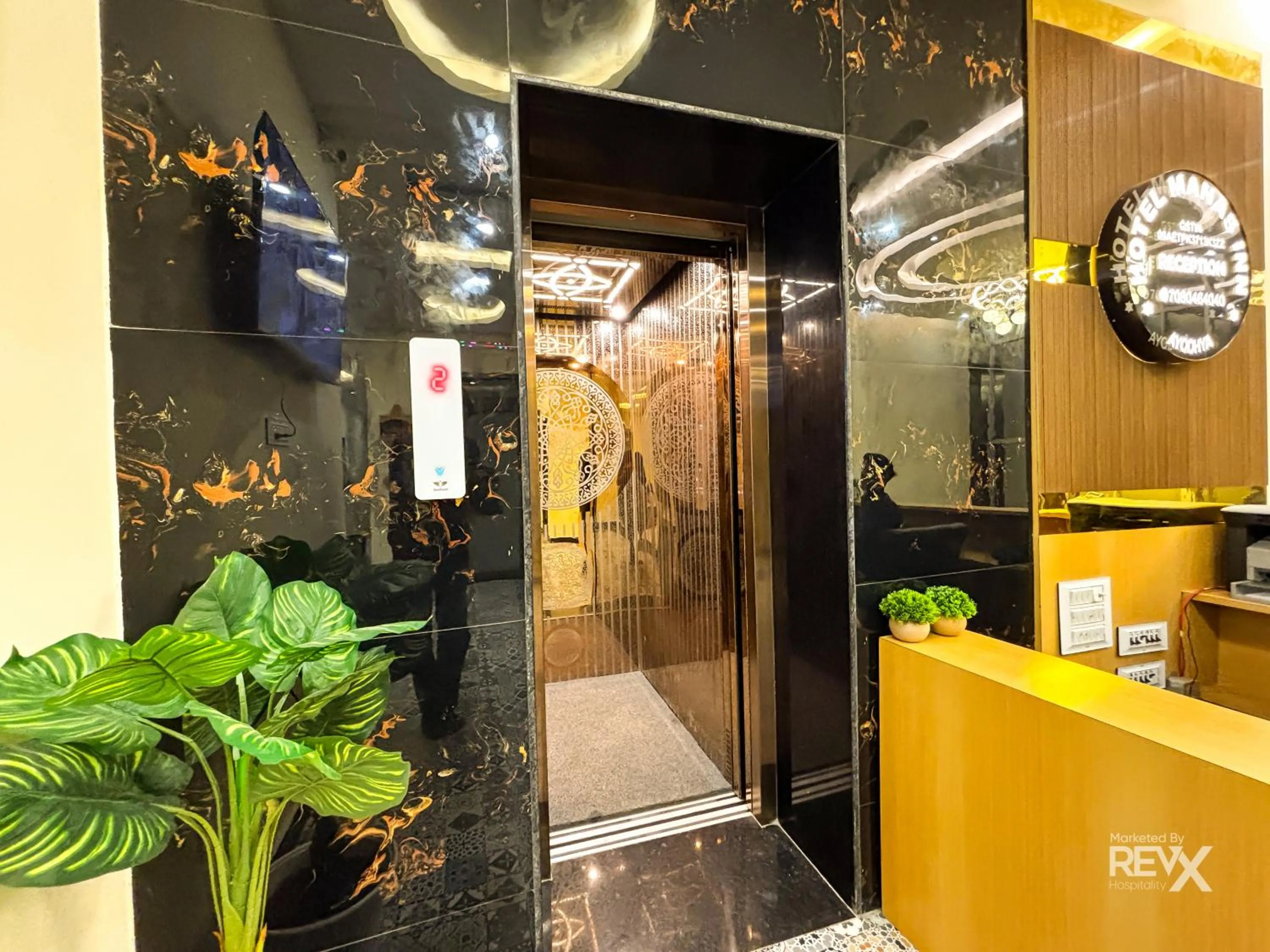 elevator in Hotel Manas Inn