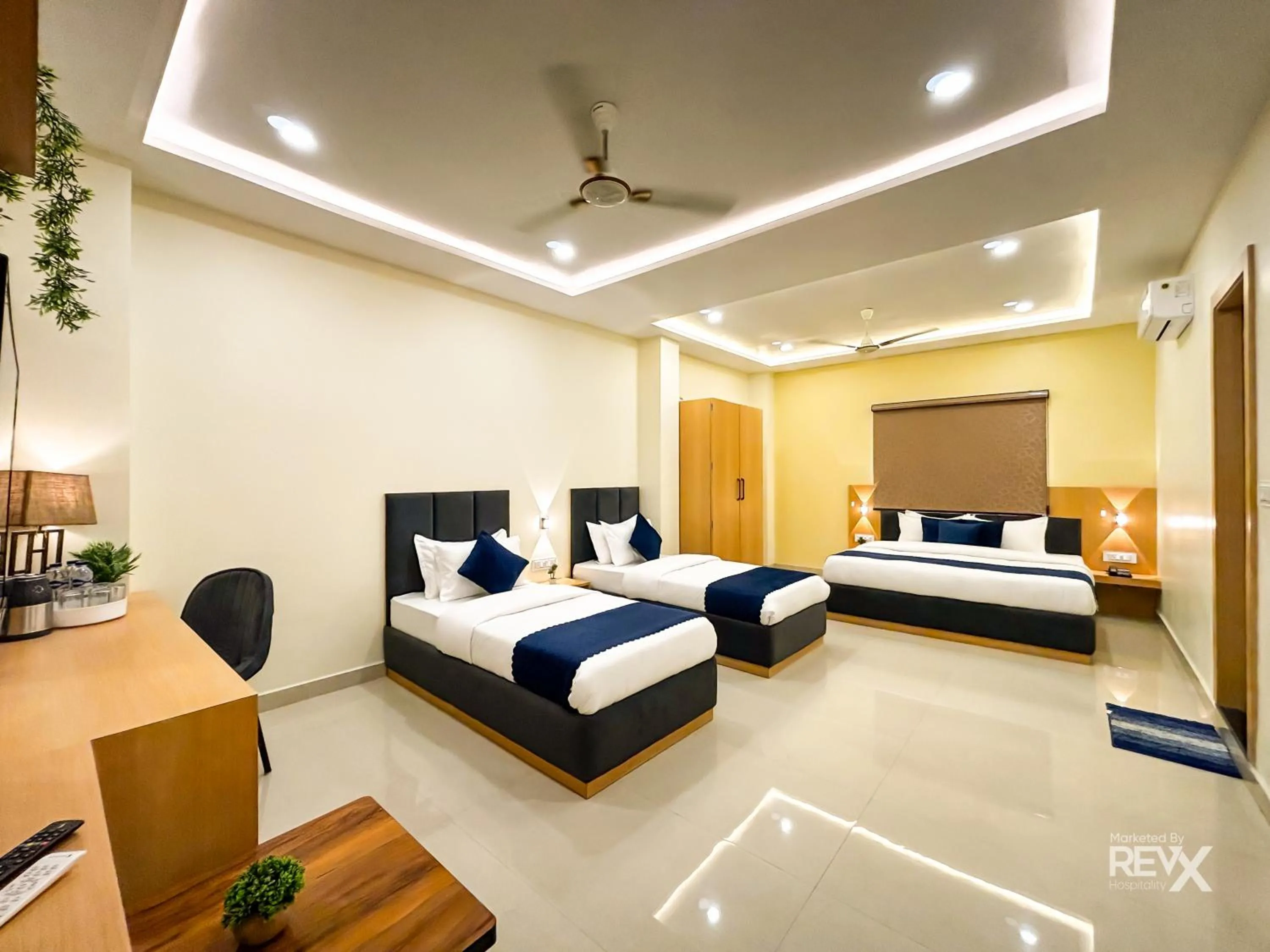 Bed in Hotel Manas Inn