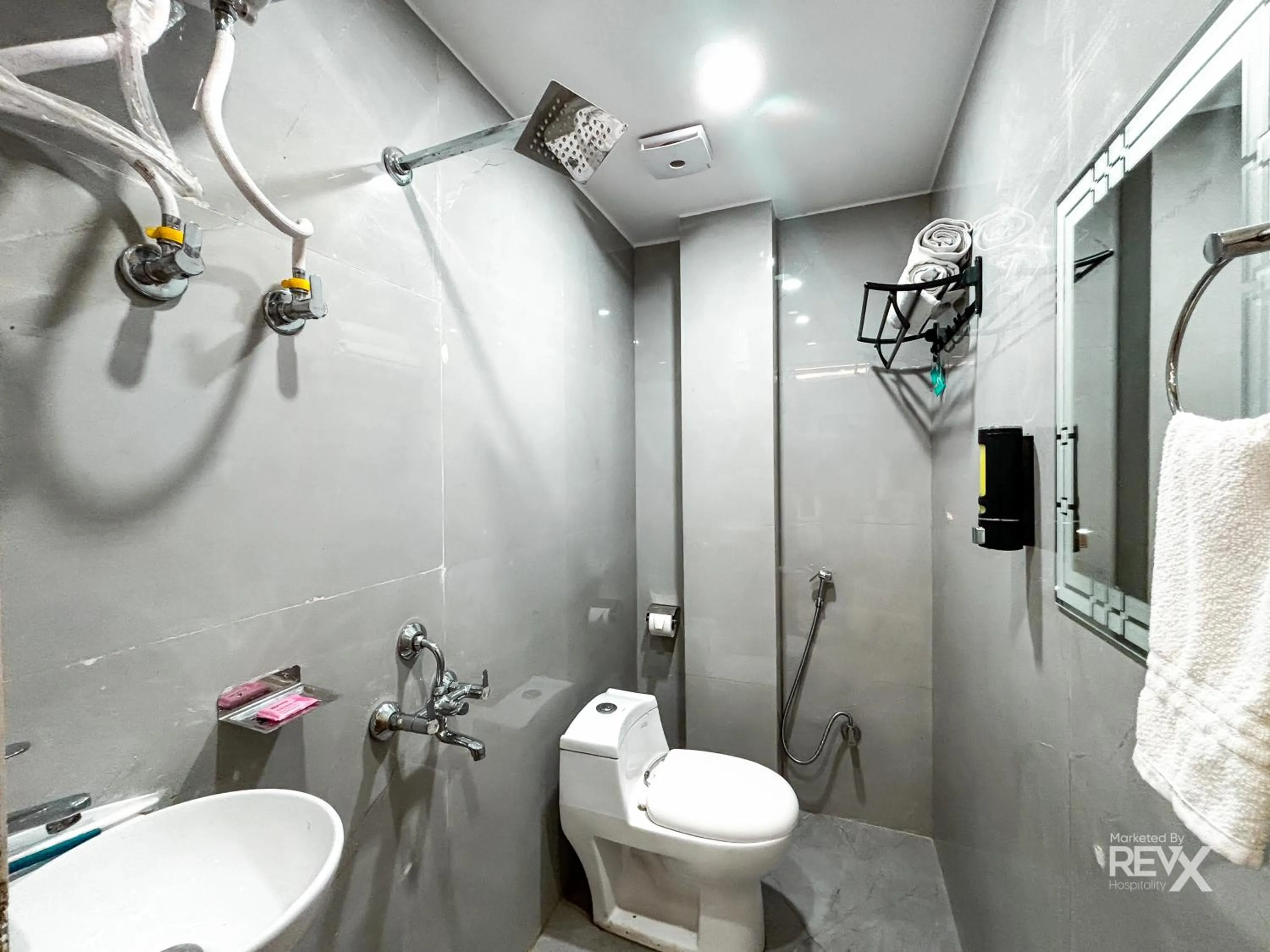 Bathroom in Hotel Manas Inn