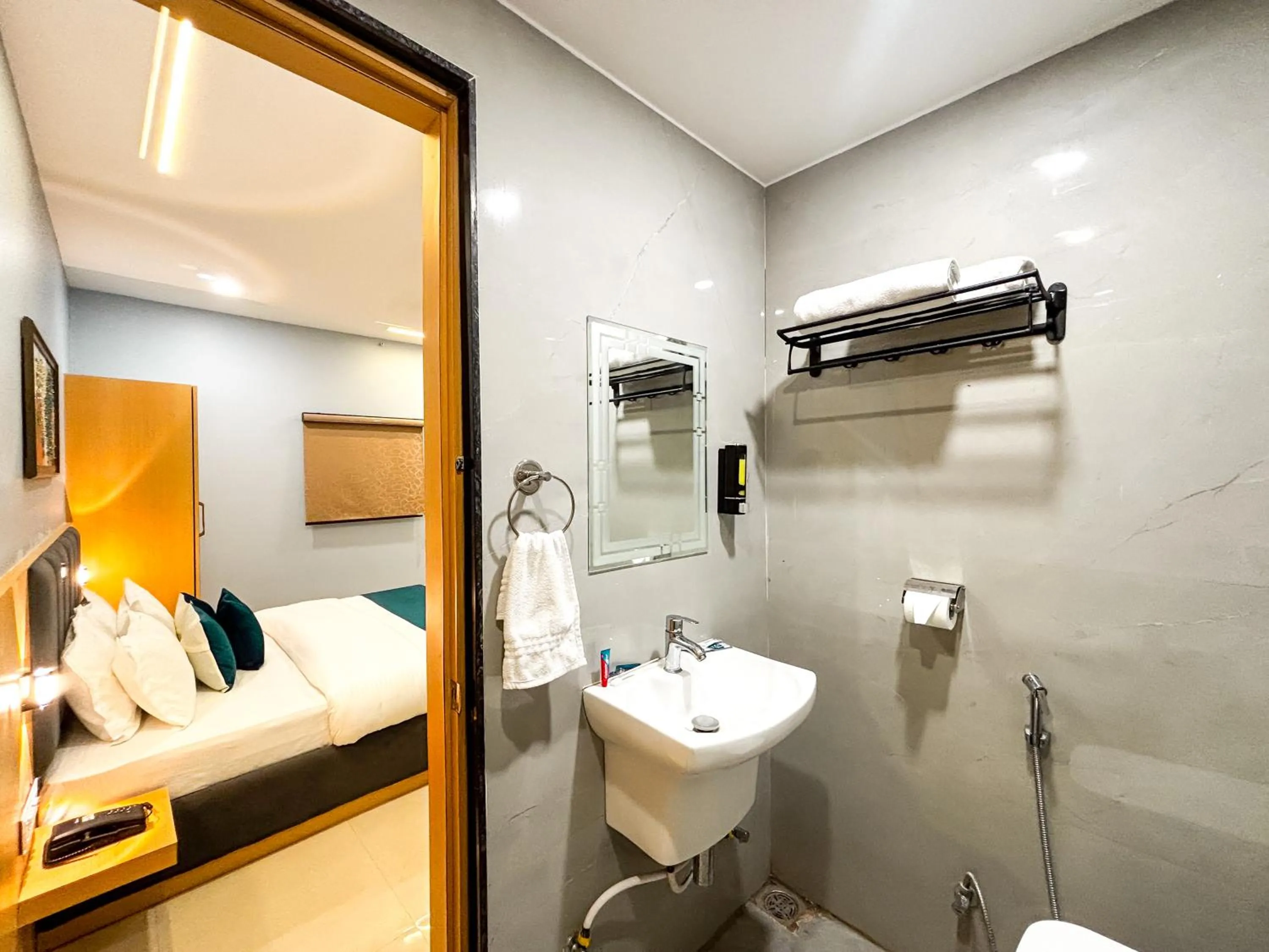 Bathroom in Hotel Manas Inn