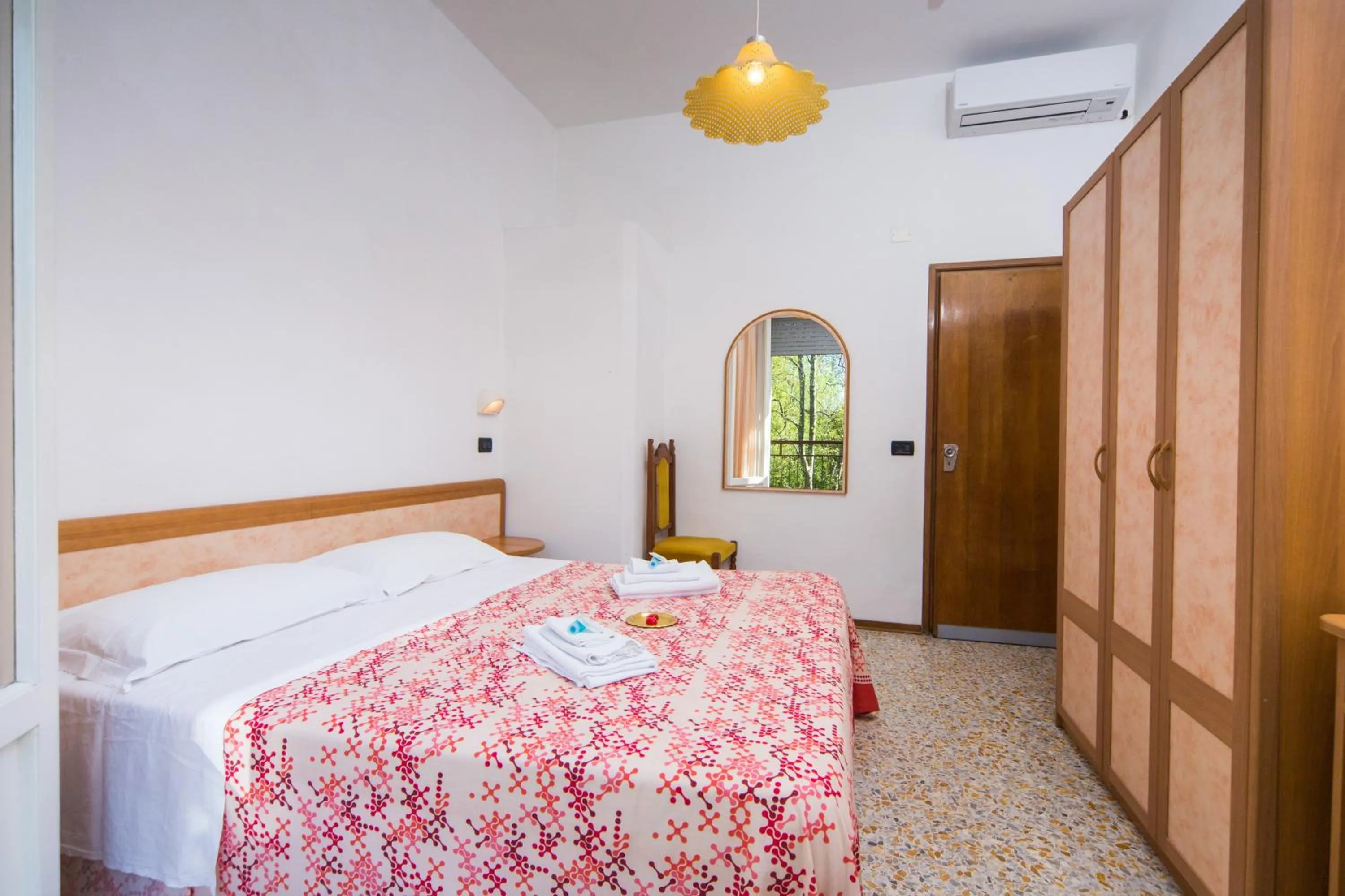 Photo of the whole room in Hotel Majorca