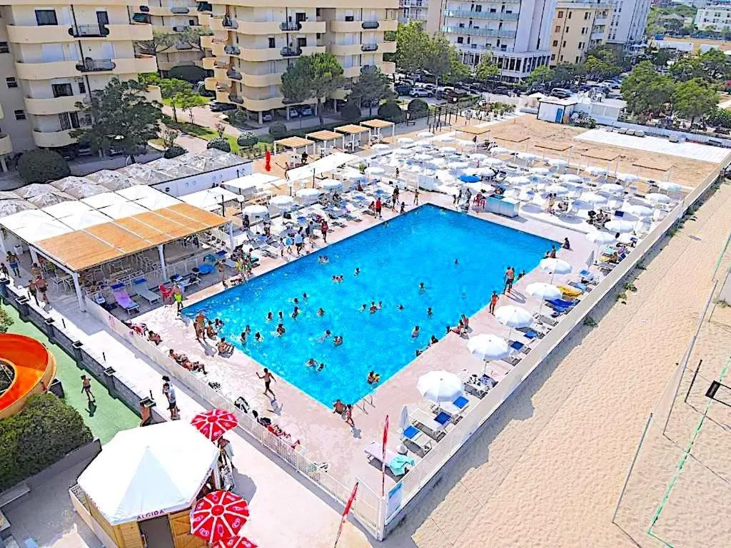 Swimming pool in Hotel Majorca
