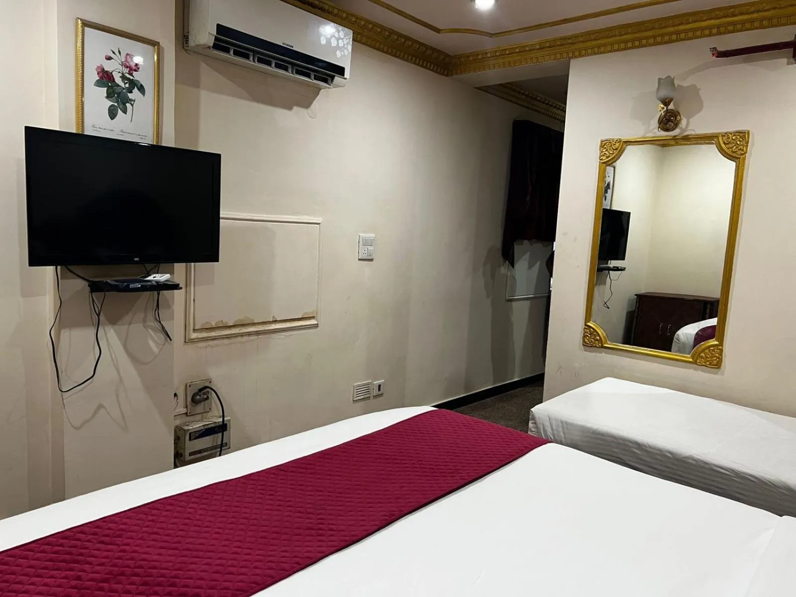 Hotel I K London Residency