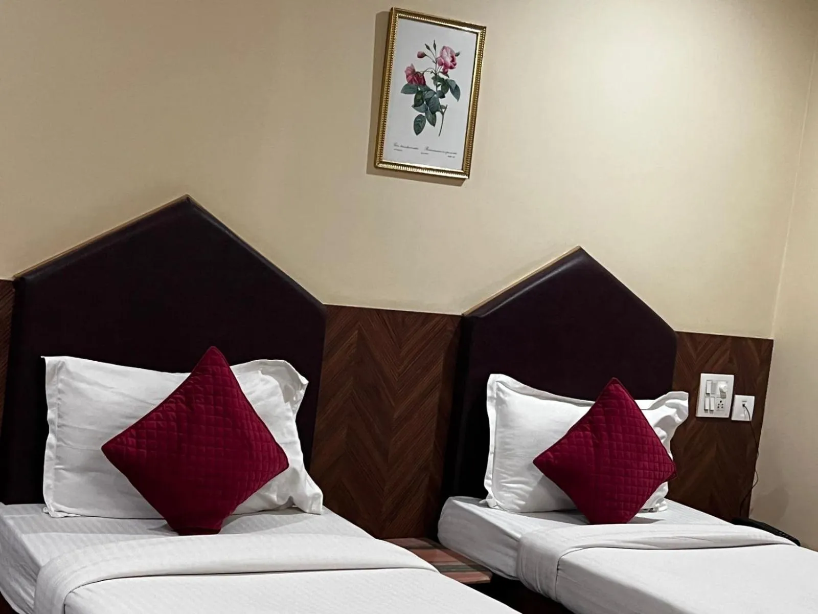 Hotel I K London Residency