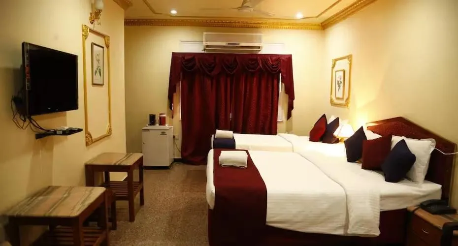 Hotel I K London Residency