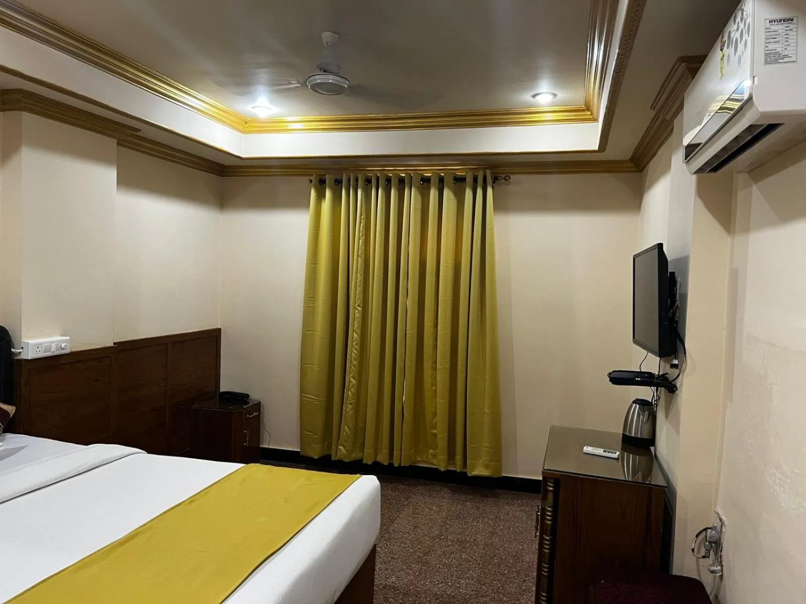 Hotel I K London Residency