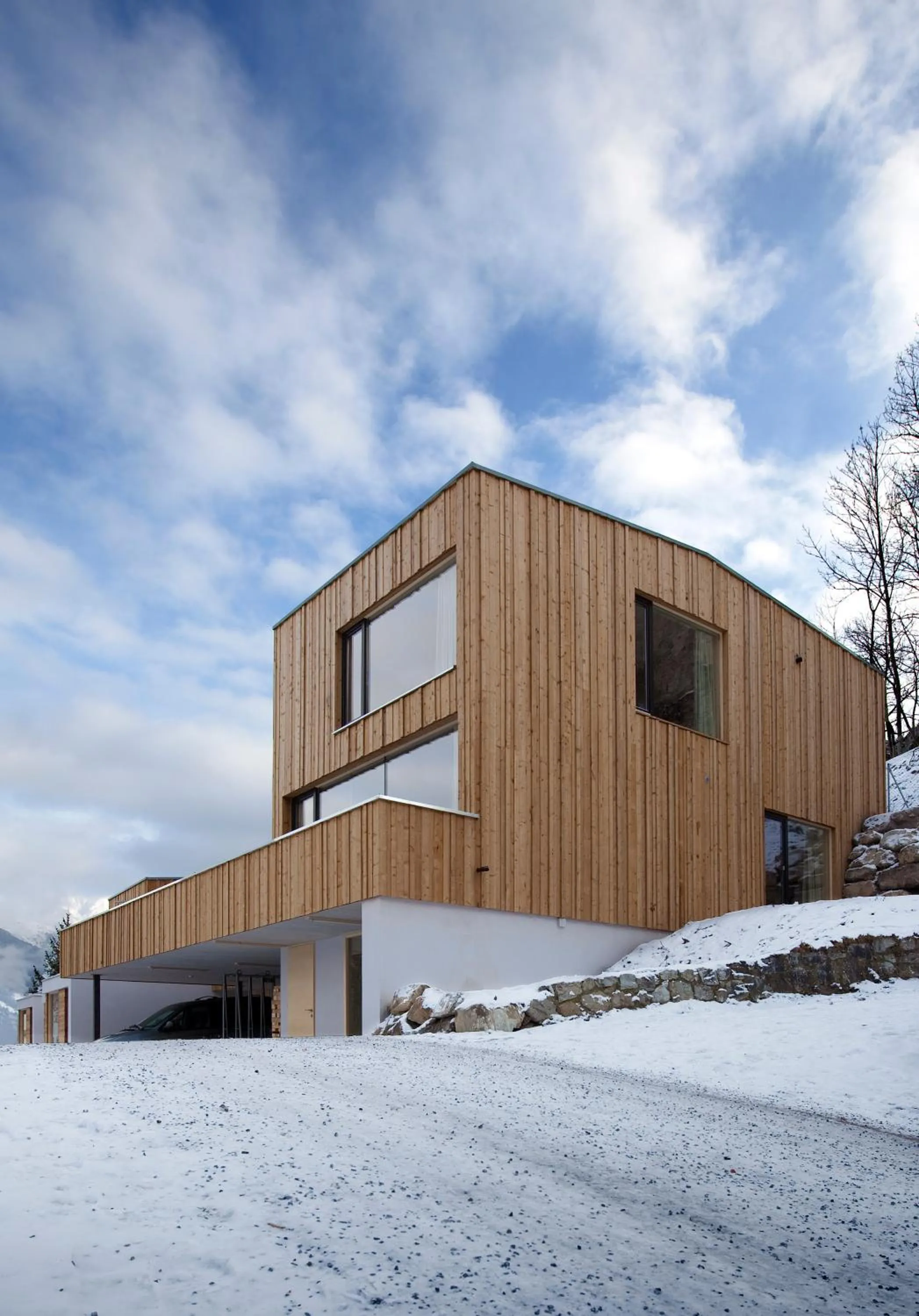 Property building in Refugio Laudegg