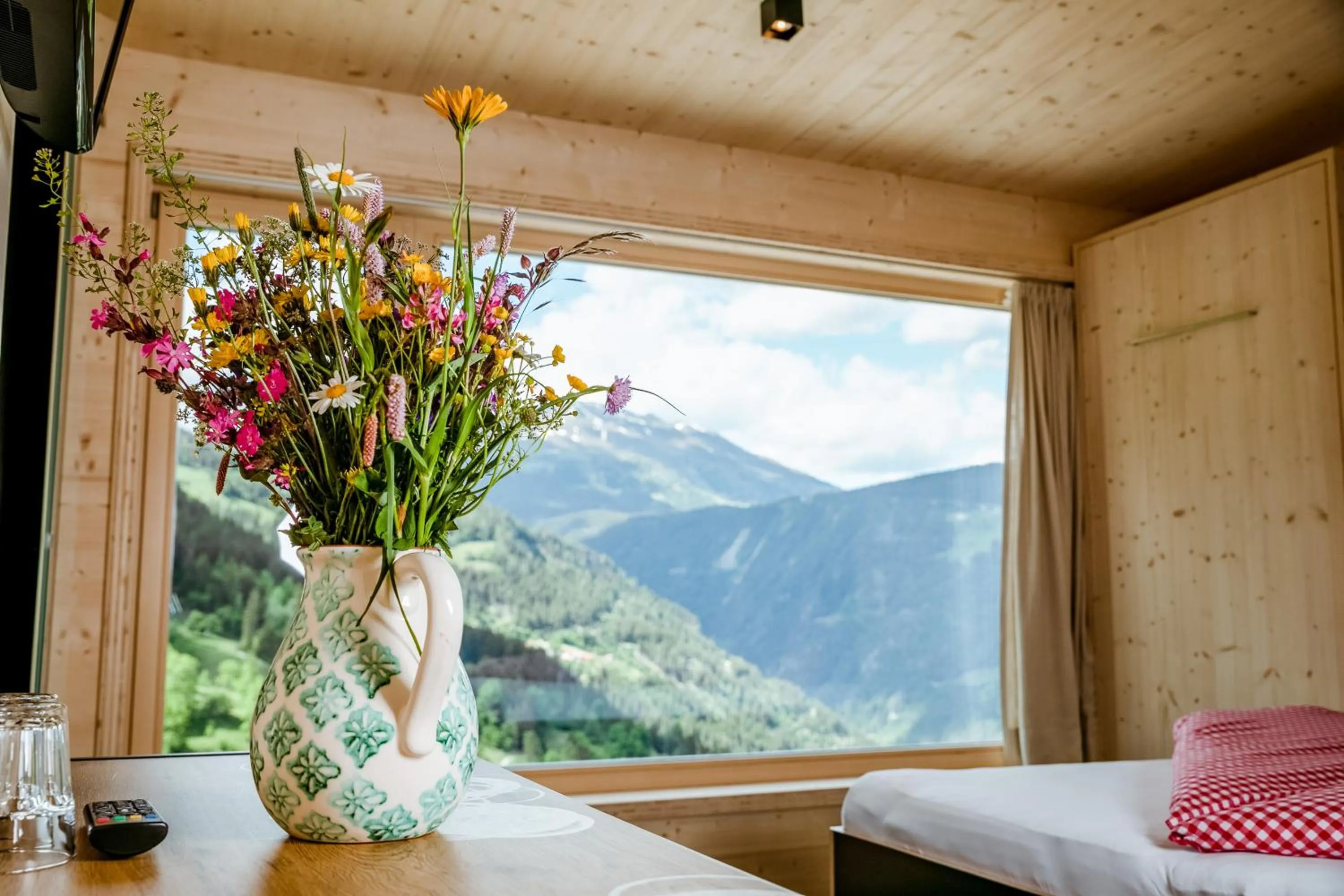 View (from property/room), Bed in Refugio Laudegg